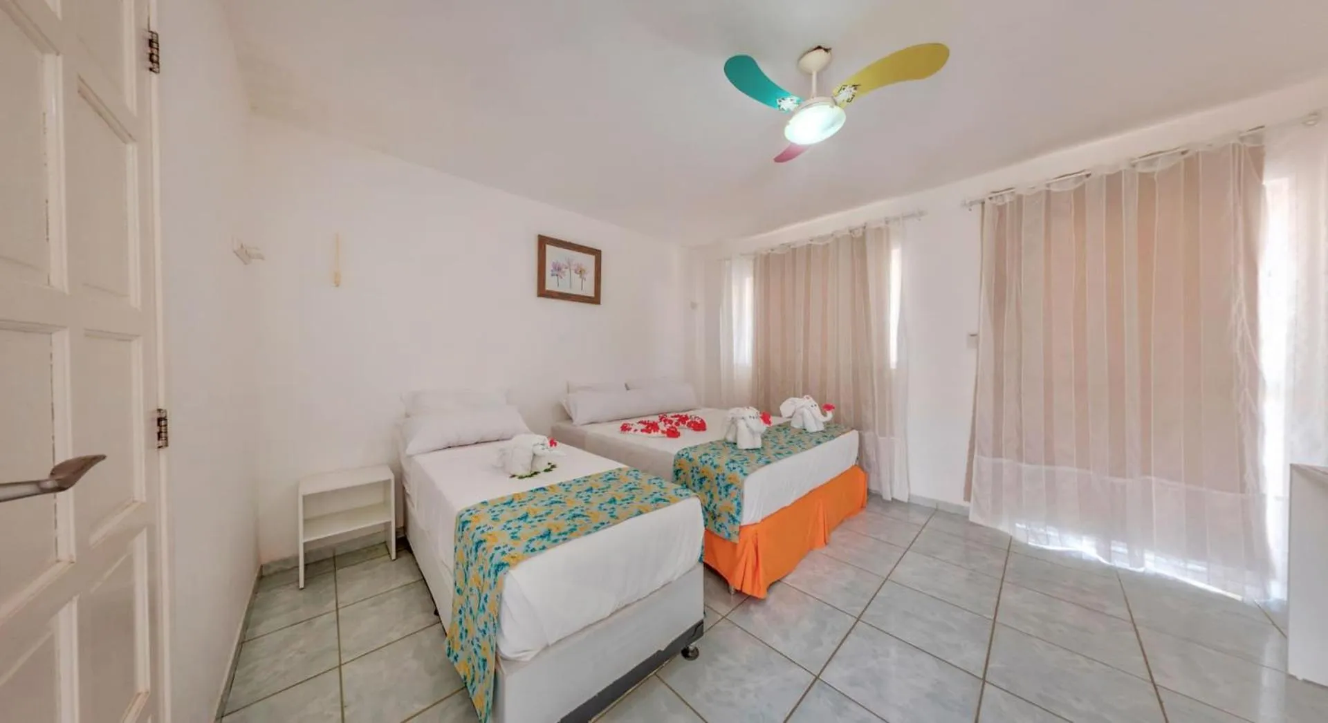 Photo of the whole room, Bed in Pousada Joia Rara