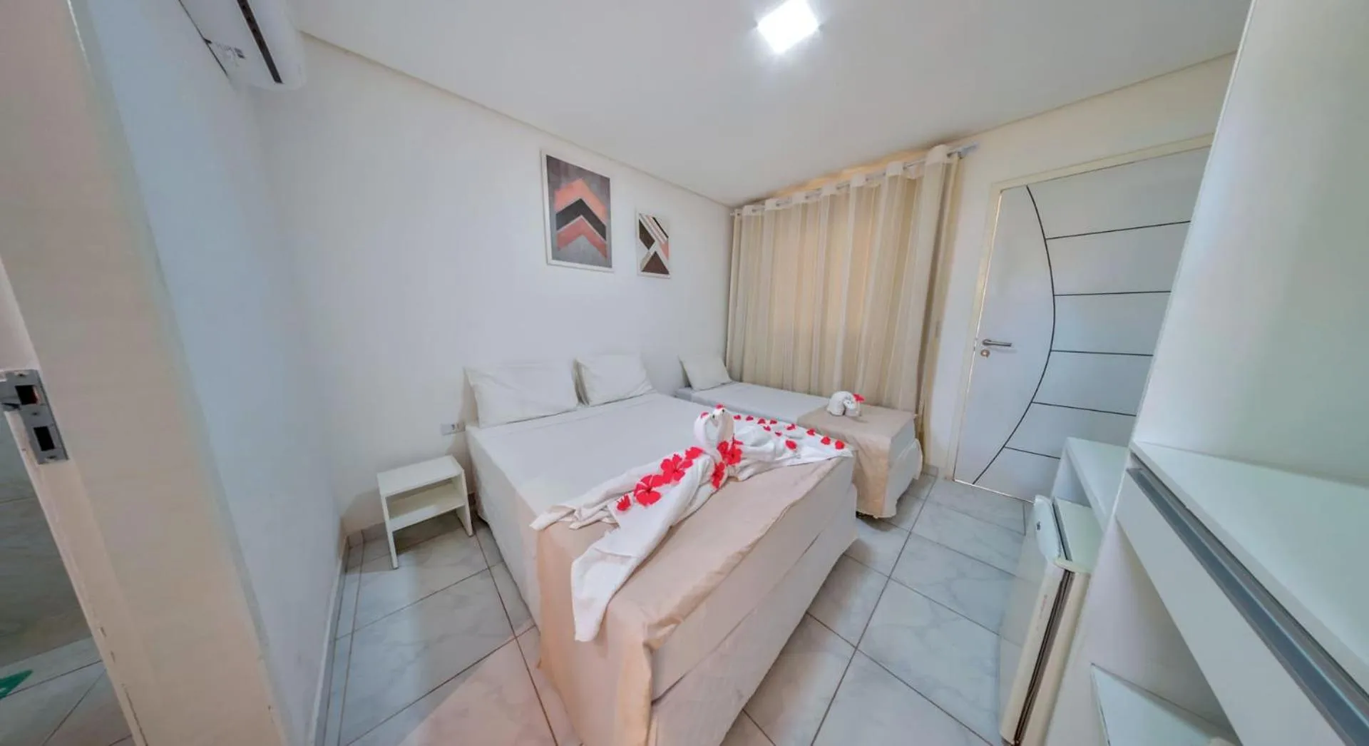 Photo of the whole room, Bed in Pousada Joia Rara