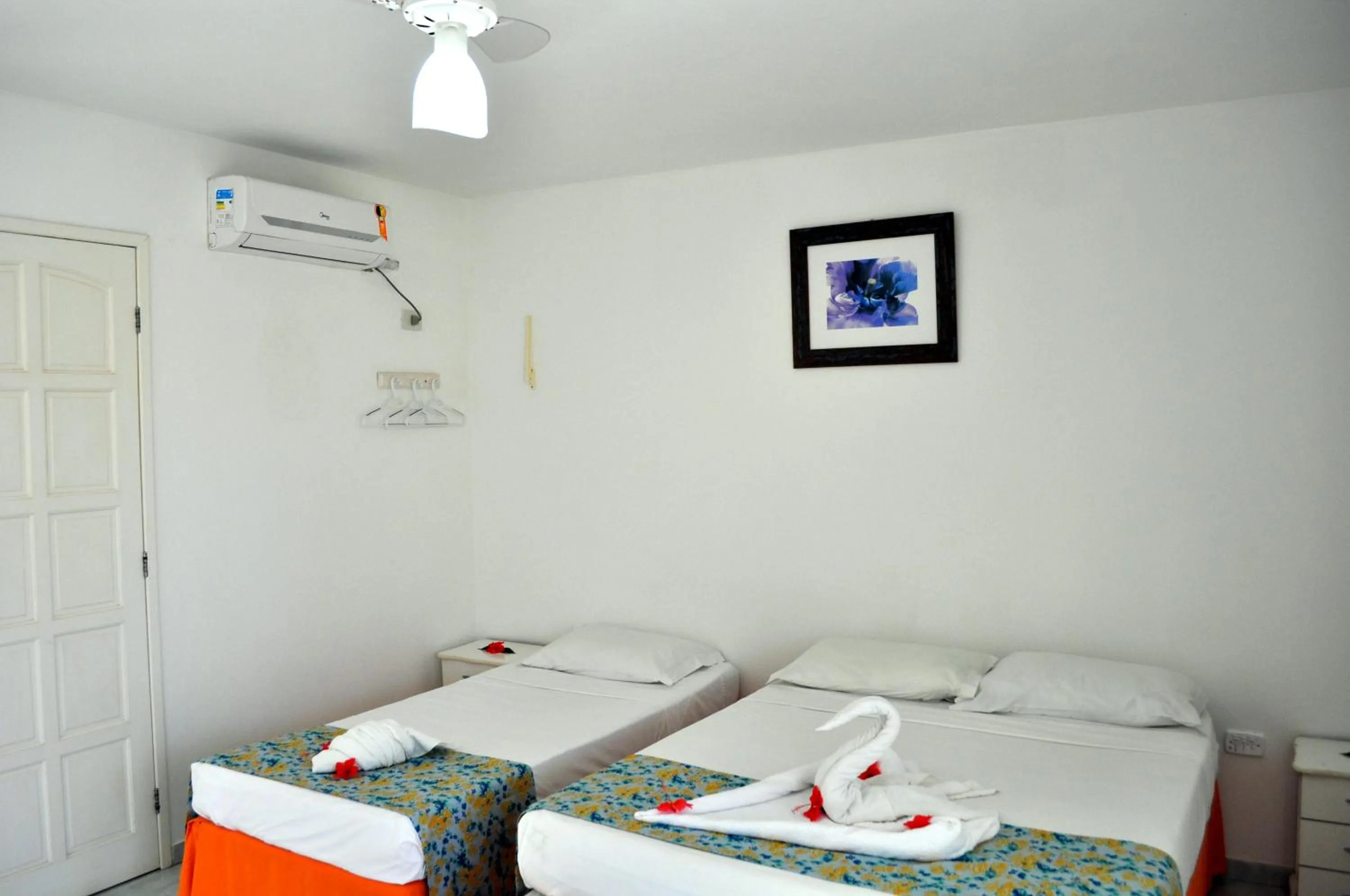 Photo of the whole room, Bed in Pousada Joia Rara