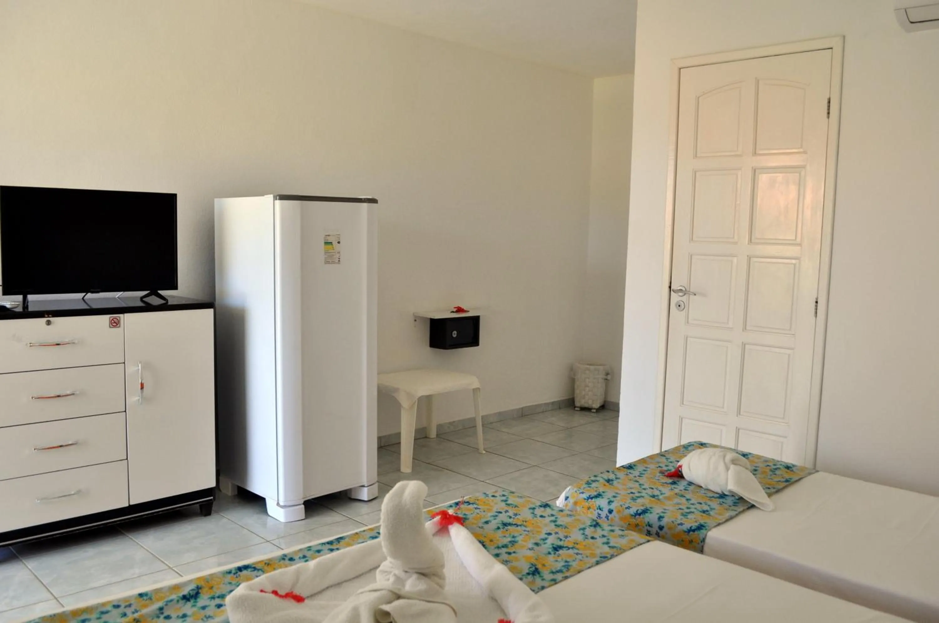 Photo of the whole room, Bed in Pousada Joia Rara