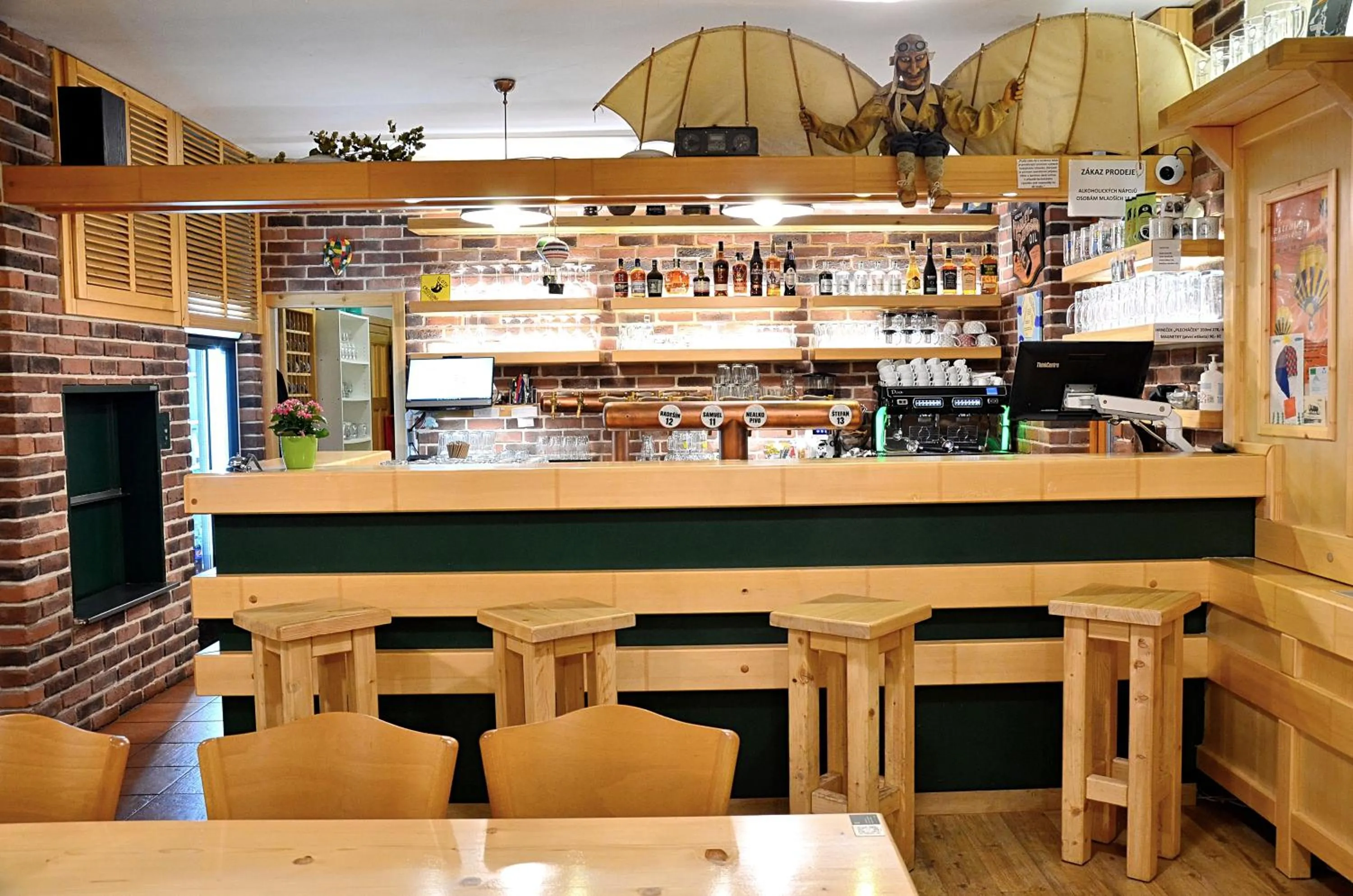 Restaurant/places to eat in Balónový hotel a pivovar Radešín