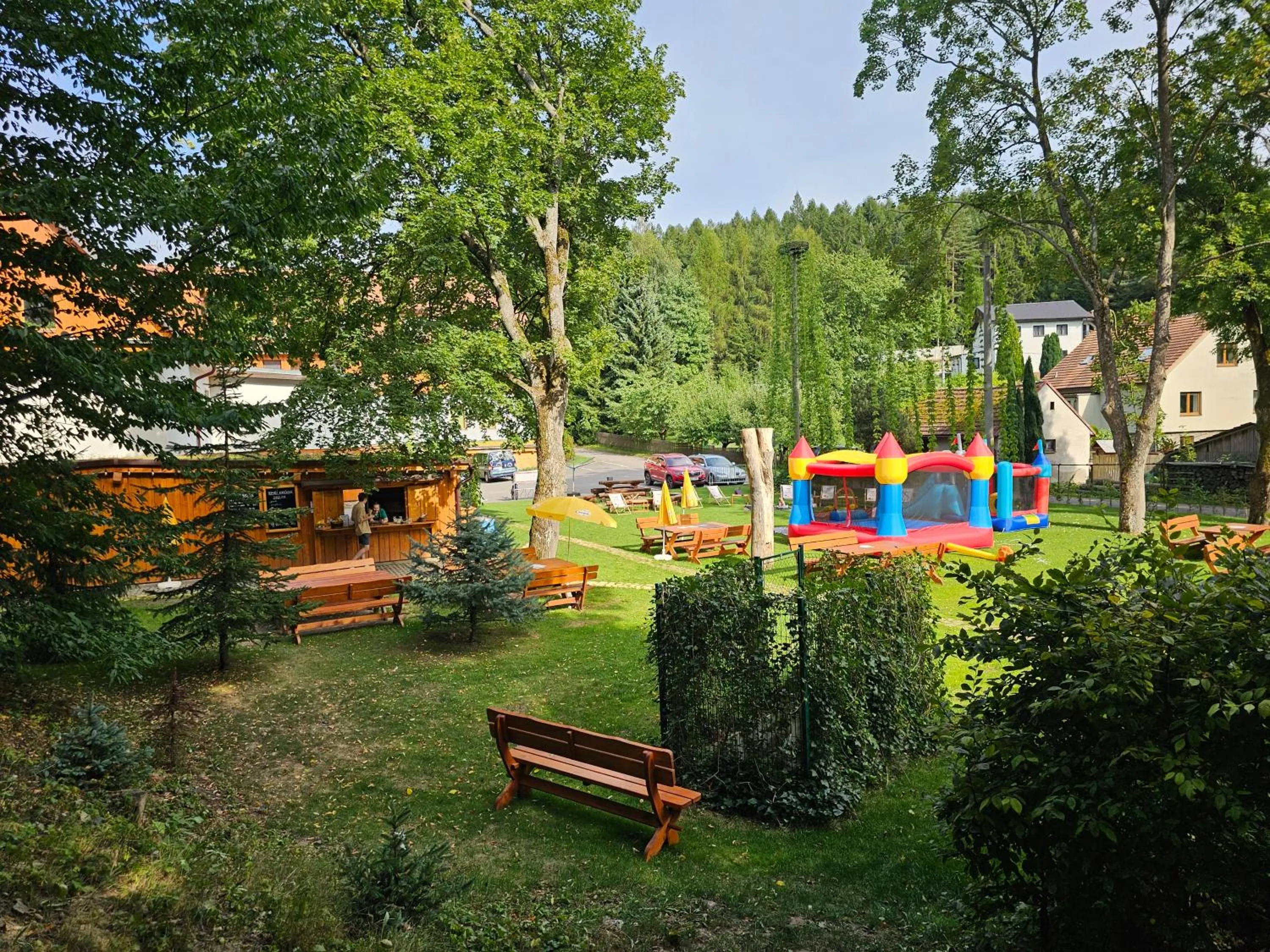 Balónový hotel a pivovar Radešín