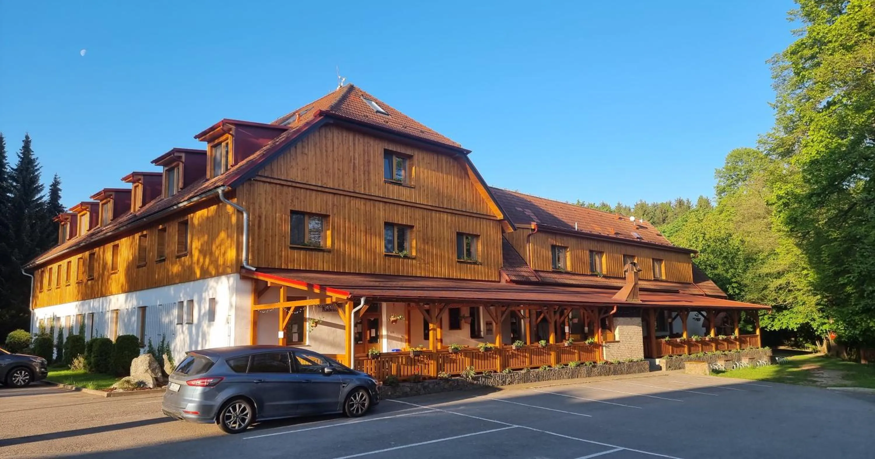 Property building in Balónový hotel a pivovar Radešín