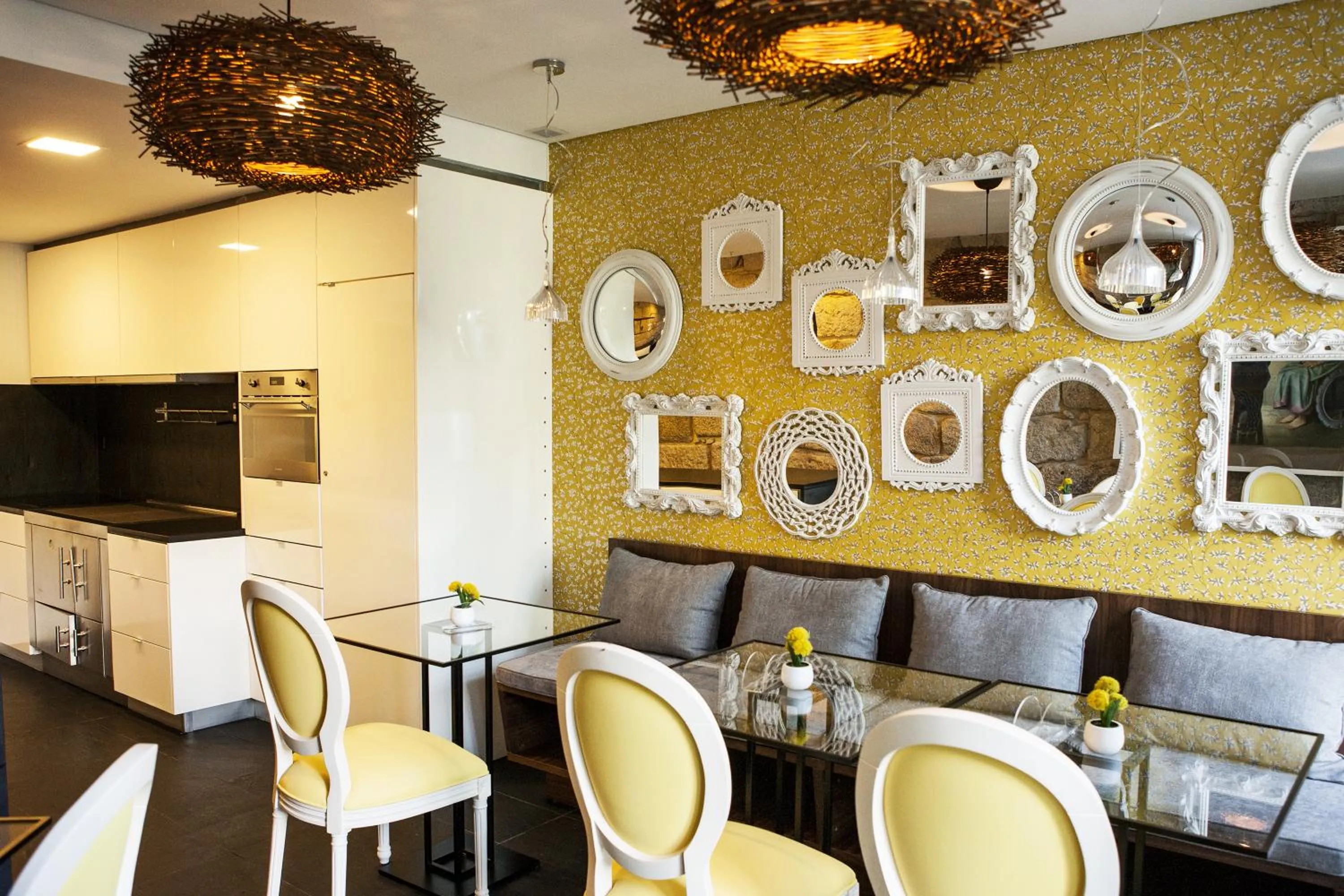 Restaurant/places to eat in In Porto Gallery Guesthouse