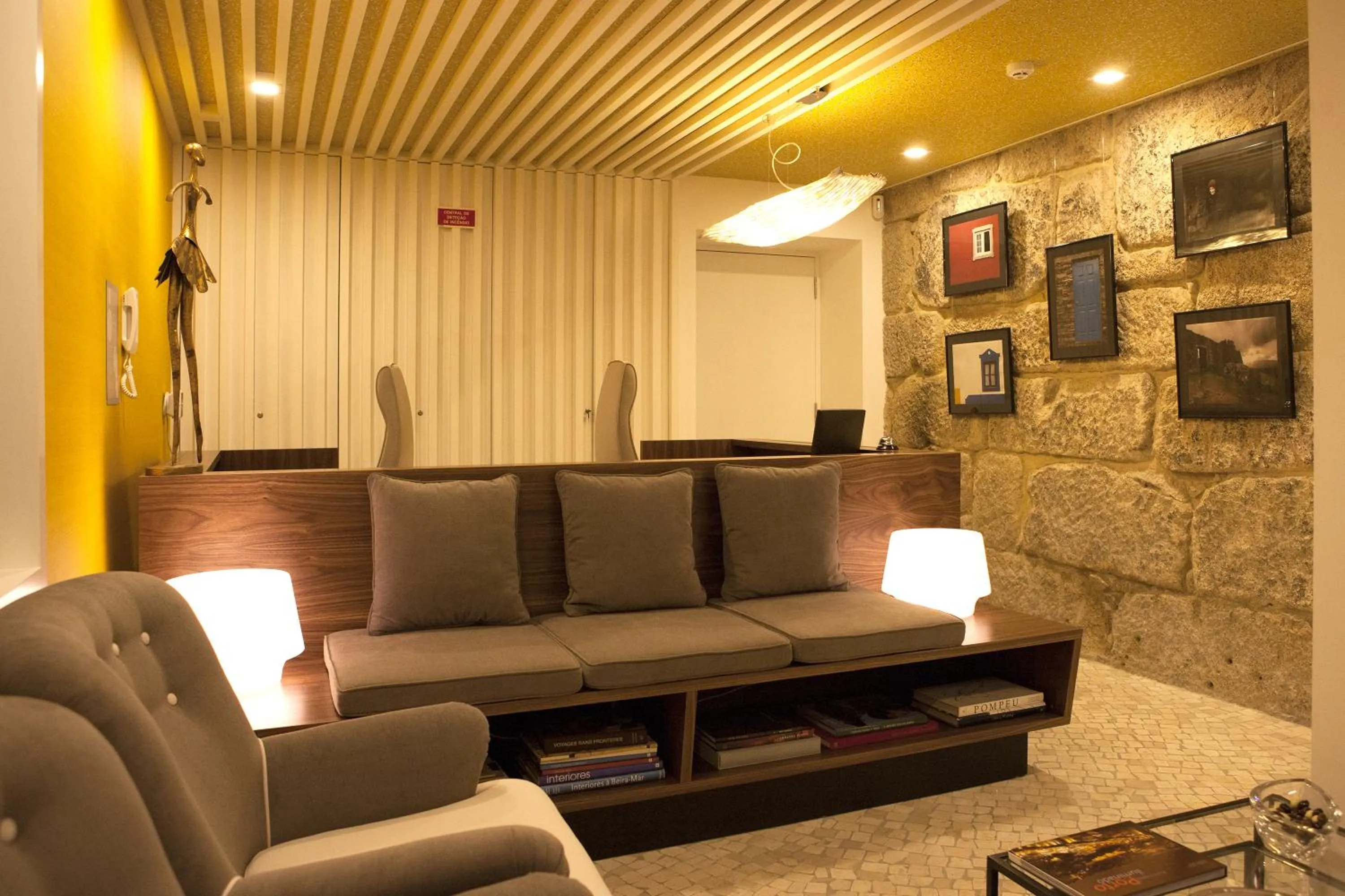 Lobby or reception in In Porto Gallery Guesthouse