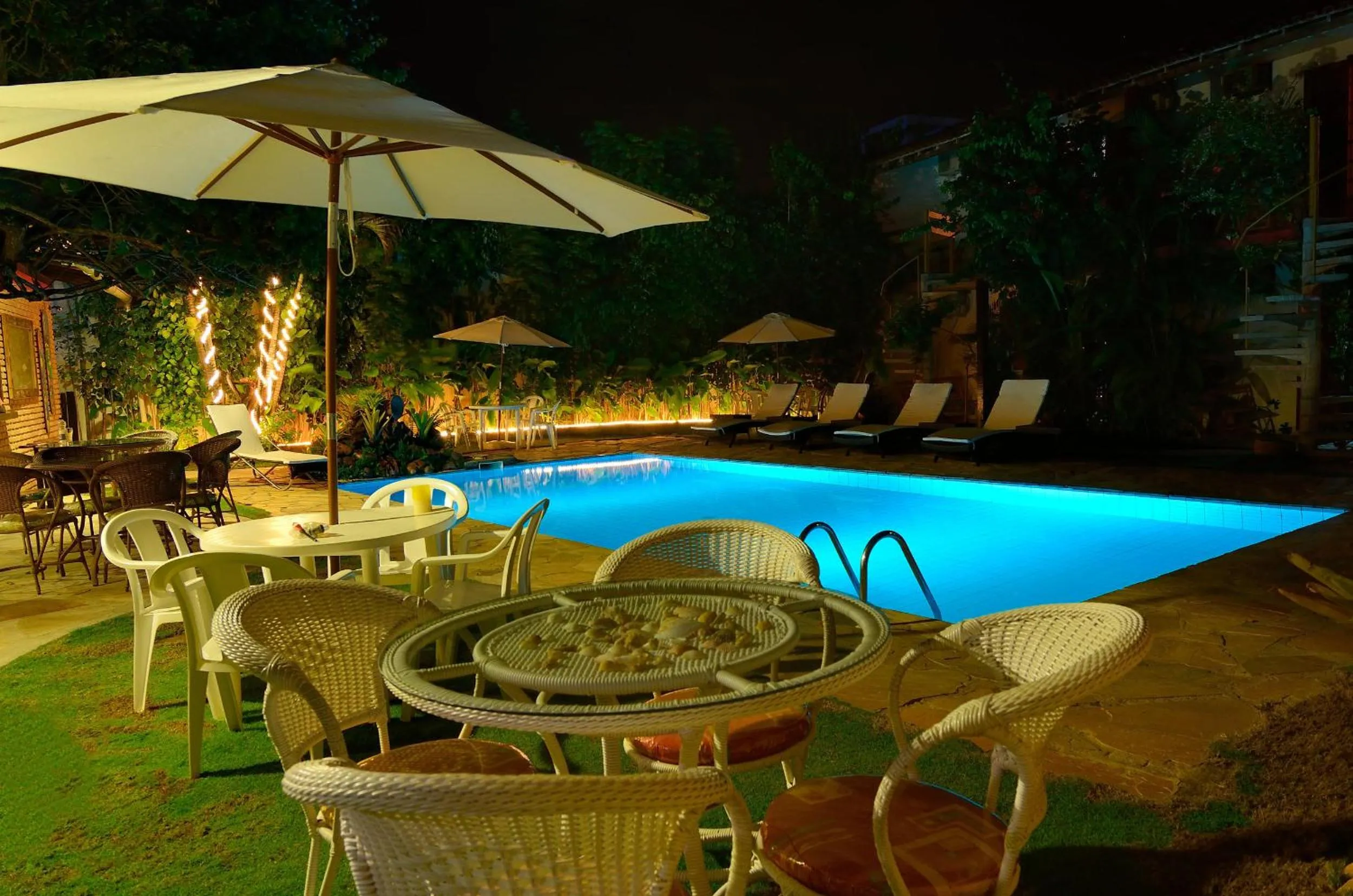 Swimming pool in Pousada Casa de Maria