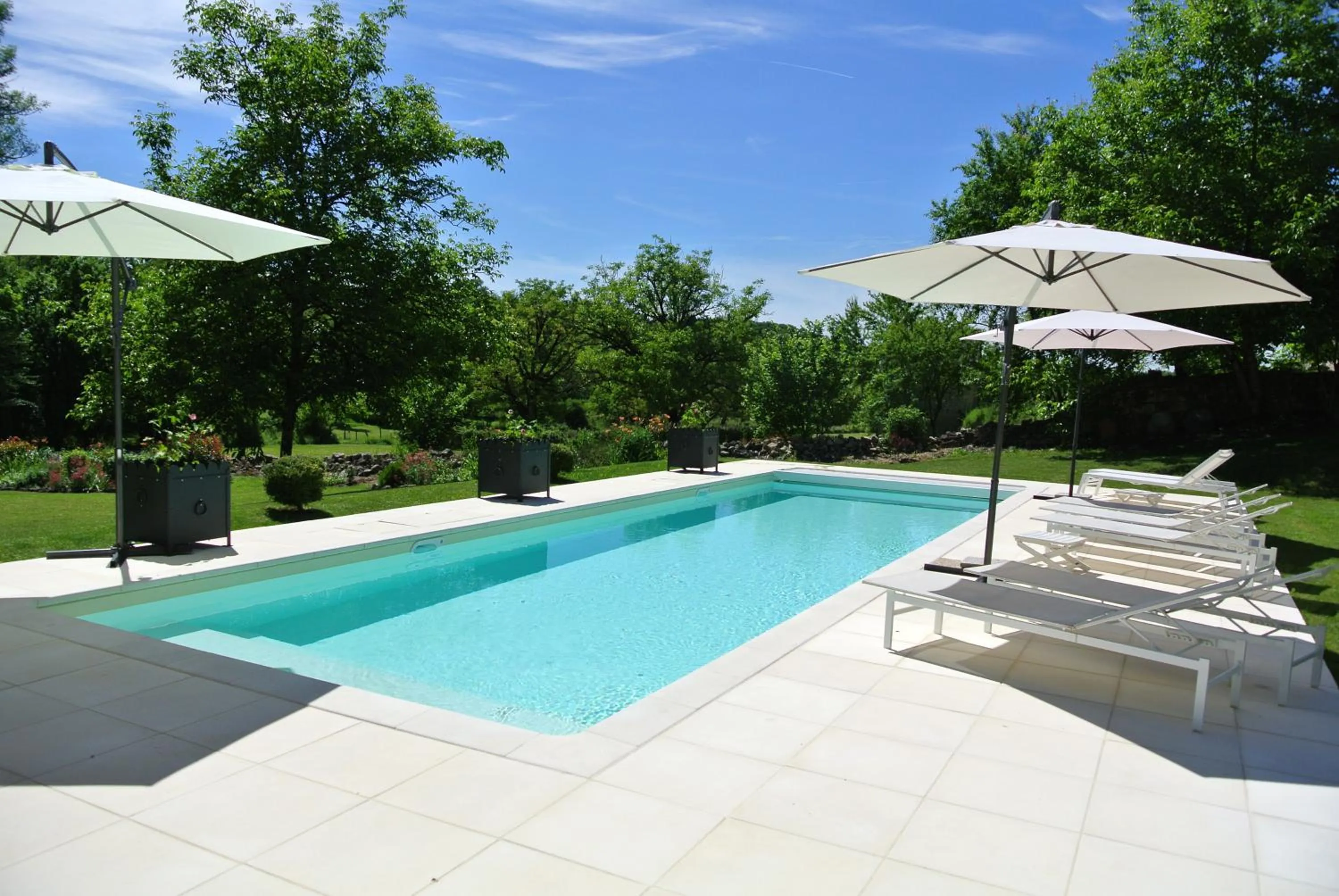 Swimming pool in Chambre d'hôtes Au jardin de la Bachellerie