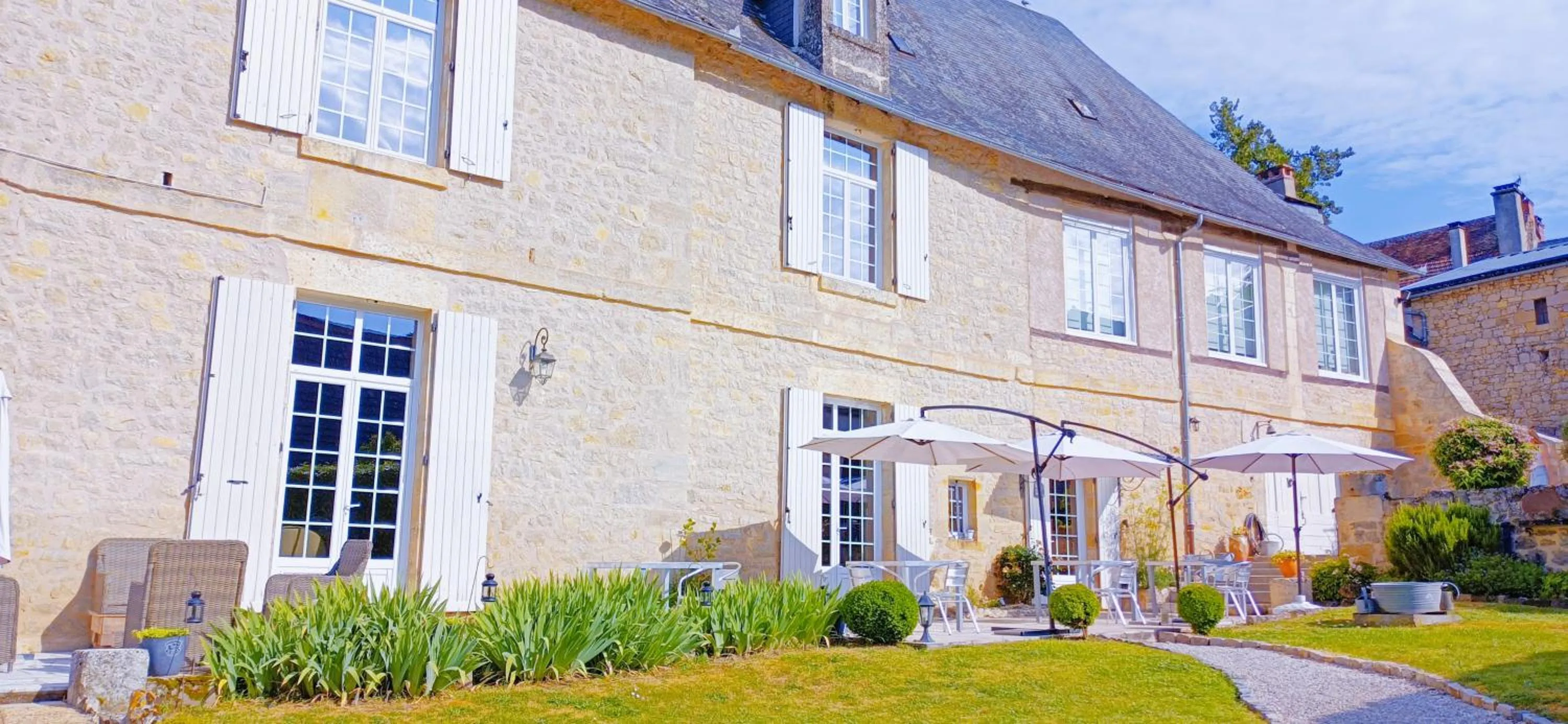 Property building in Chambre d'hôtes Au jardin de la Bachellerie