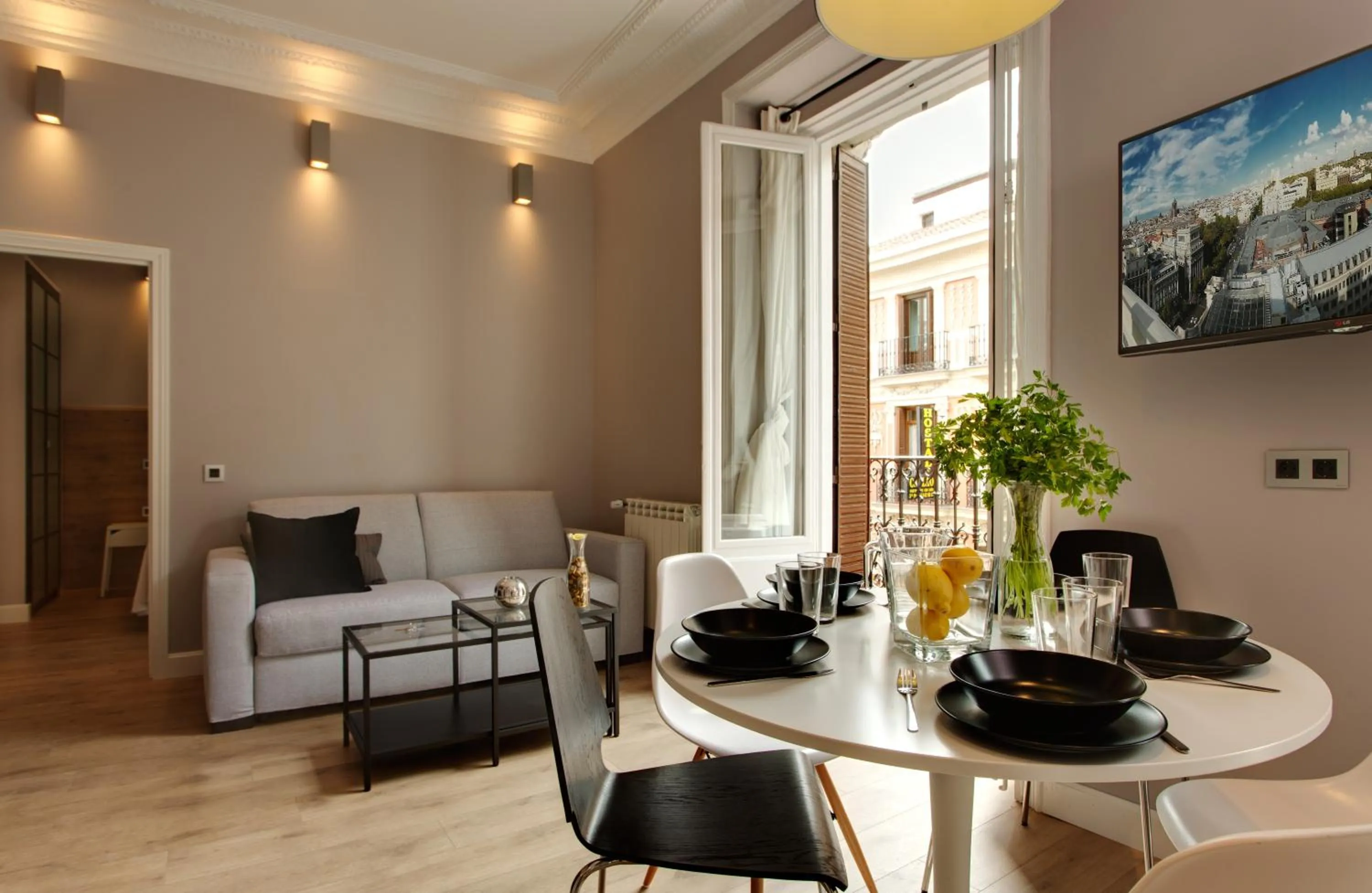 Dining area in SUITES YOU Platinum