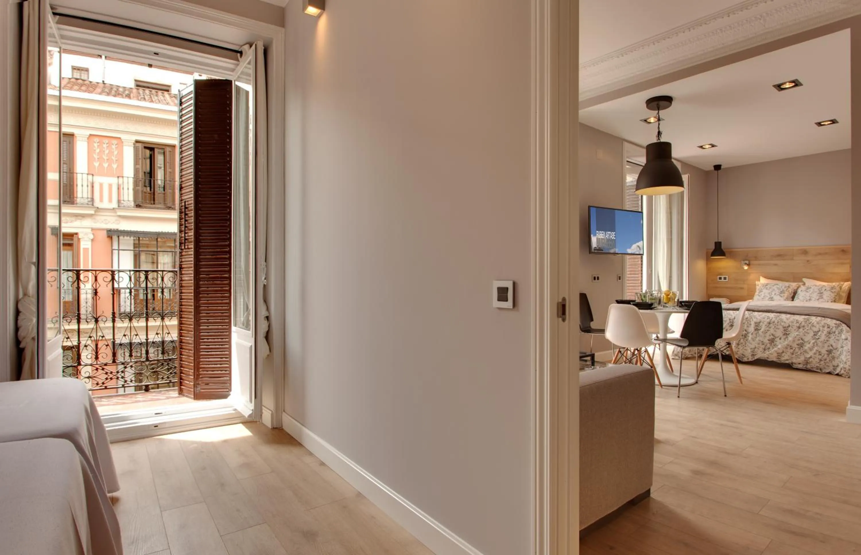 Bedroom, Bed in SUITES YOU Platinum