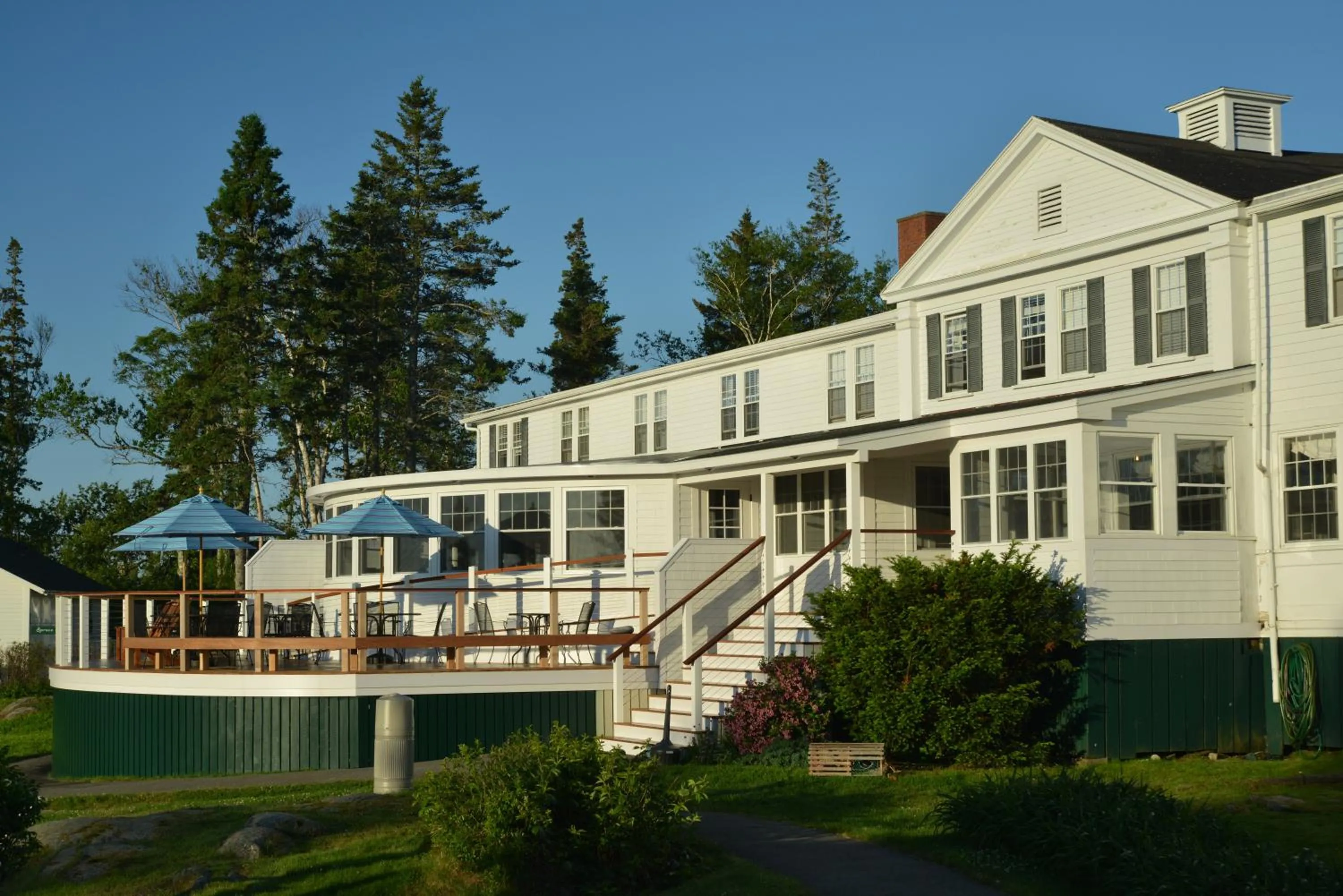 Property building in Newagen Seaside Inn