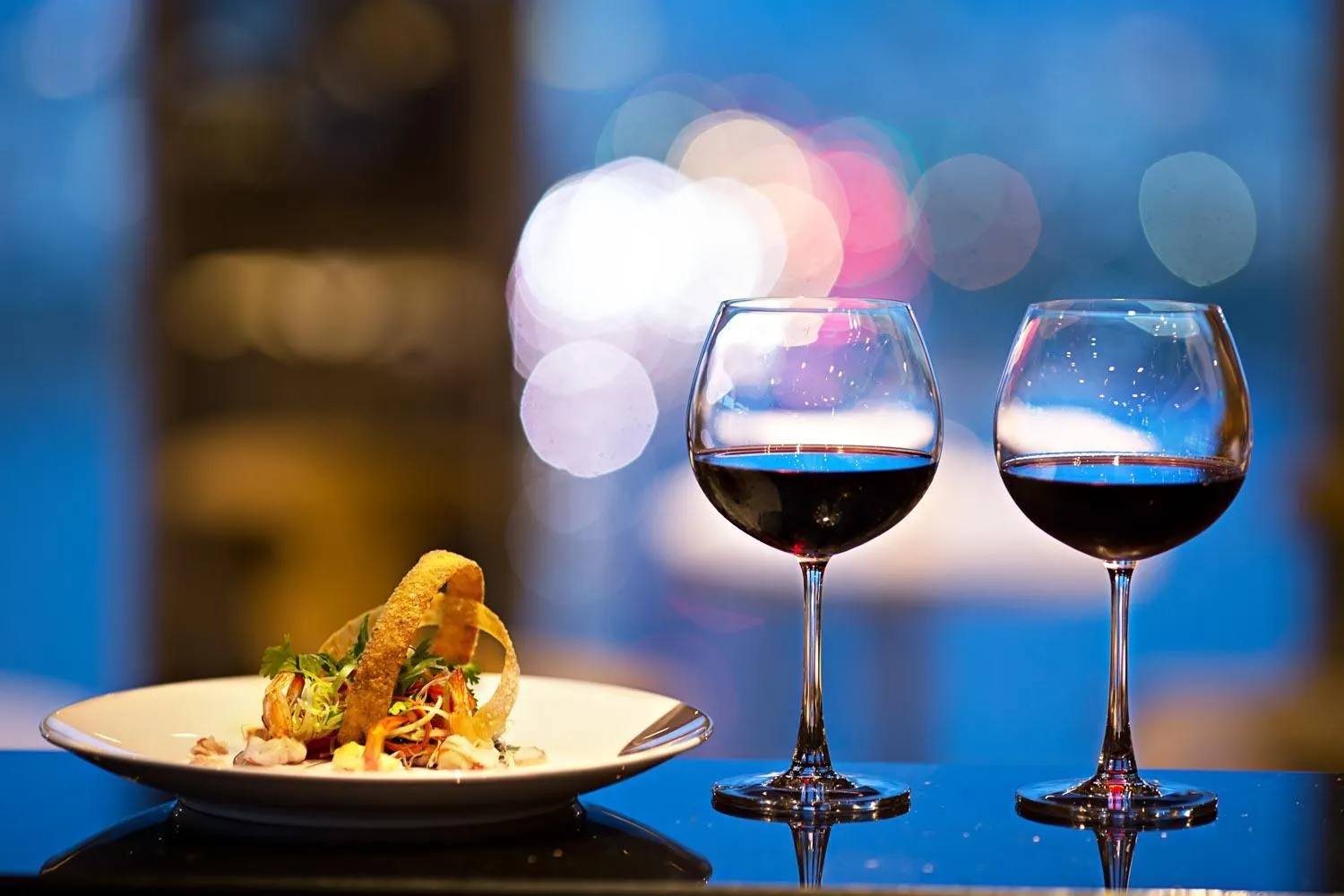 Food and drinks in Vanda Hotel