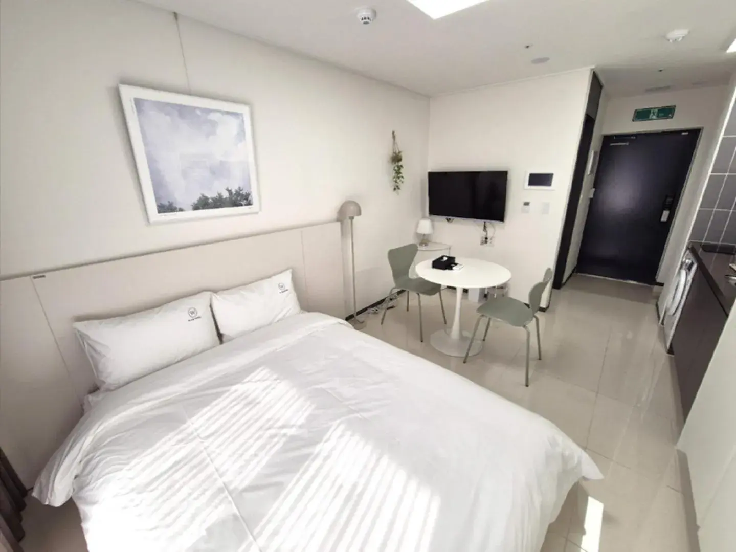 Deluxe Double Room in W Stay Hotel Busan City Hall Deluxe Double Room in W Stay Hotel Busan City Hall