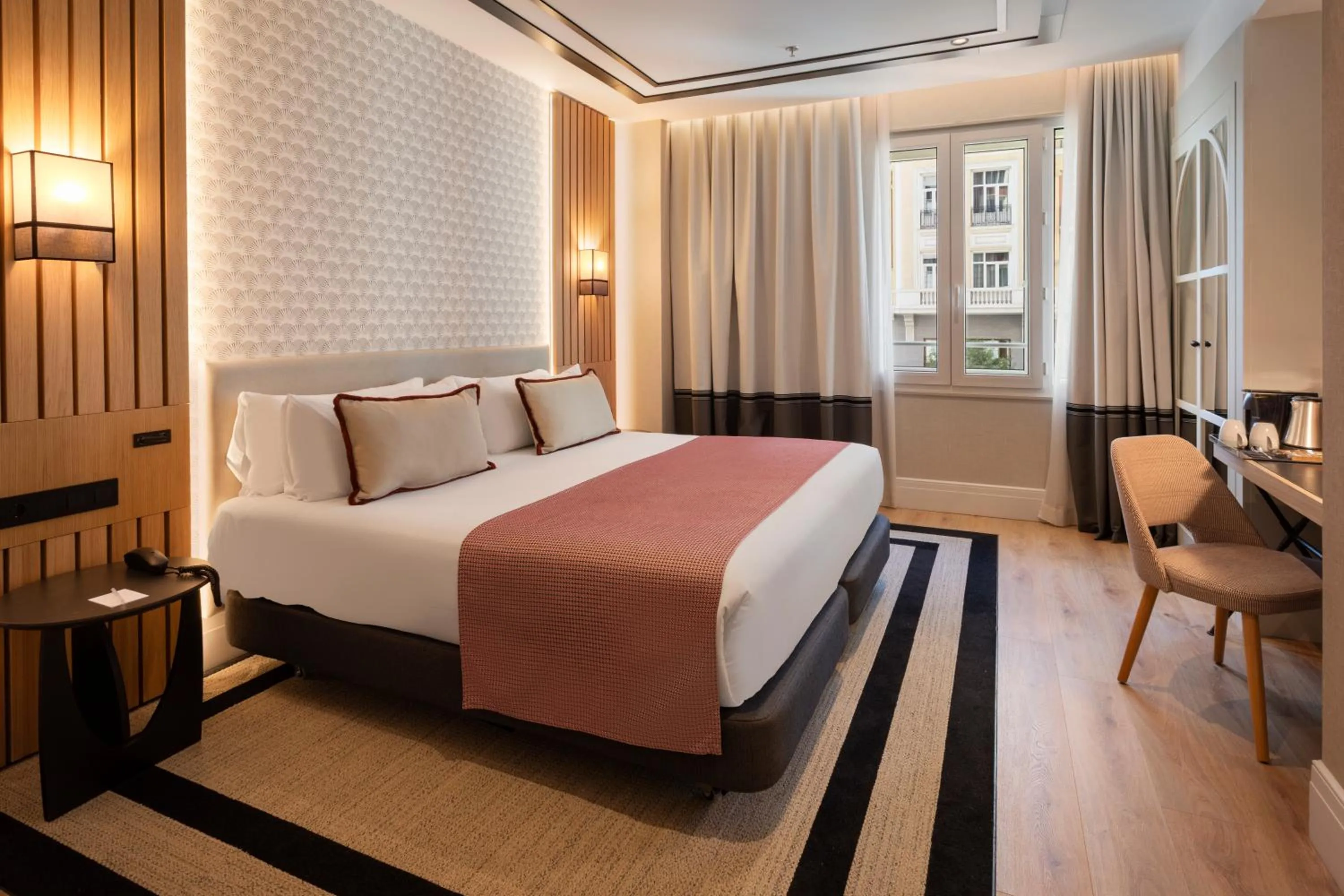 Bed in Catalonia Plaza España Hotel & Spa