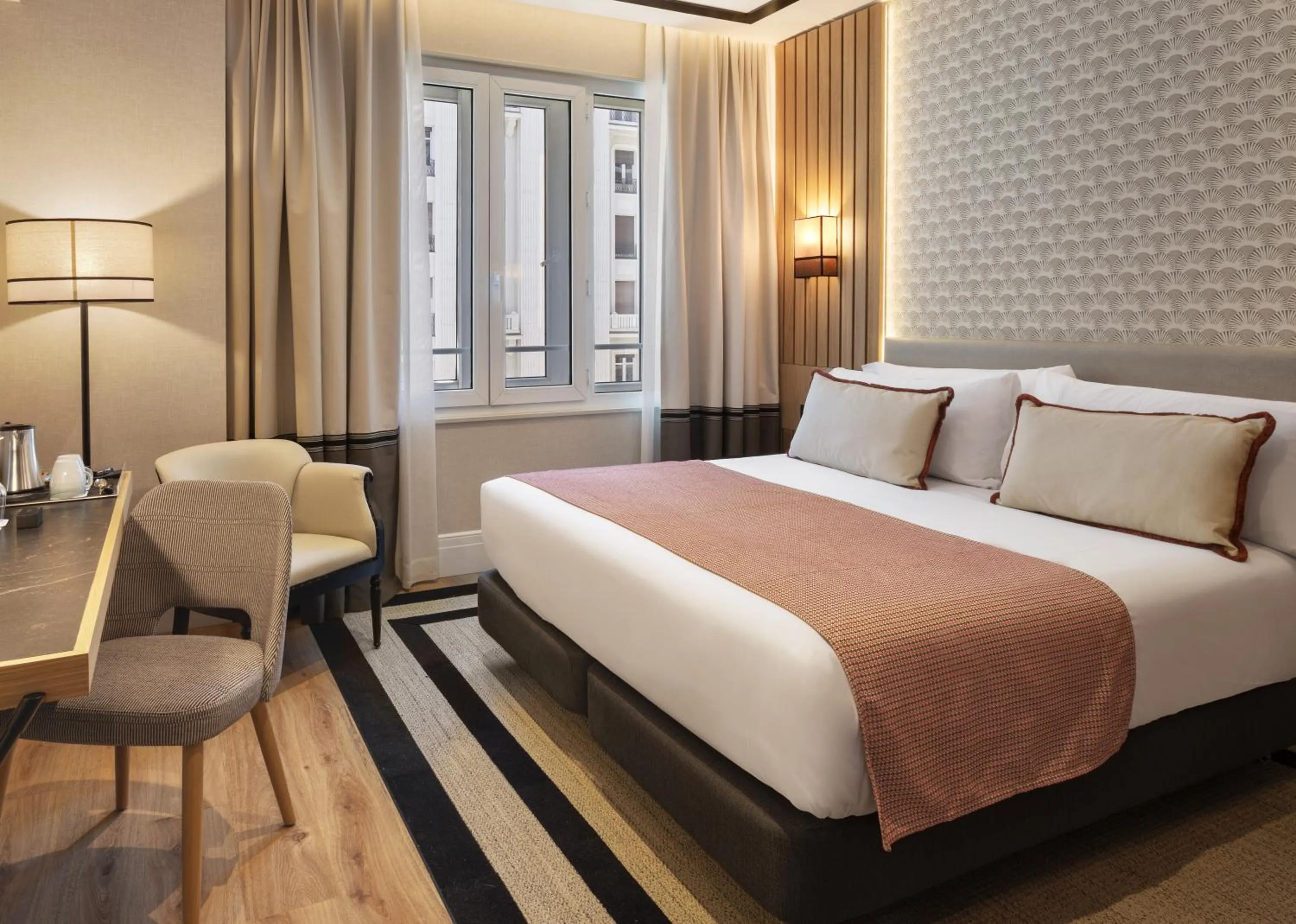 Bed in Catalonia Plaza España Hotel & Spa