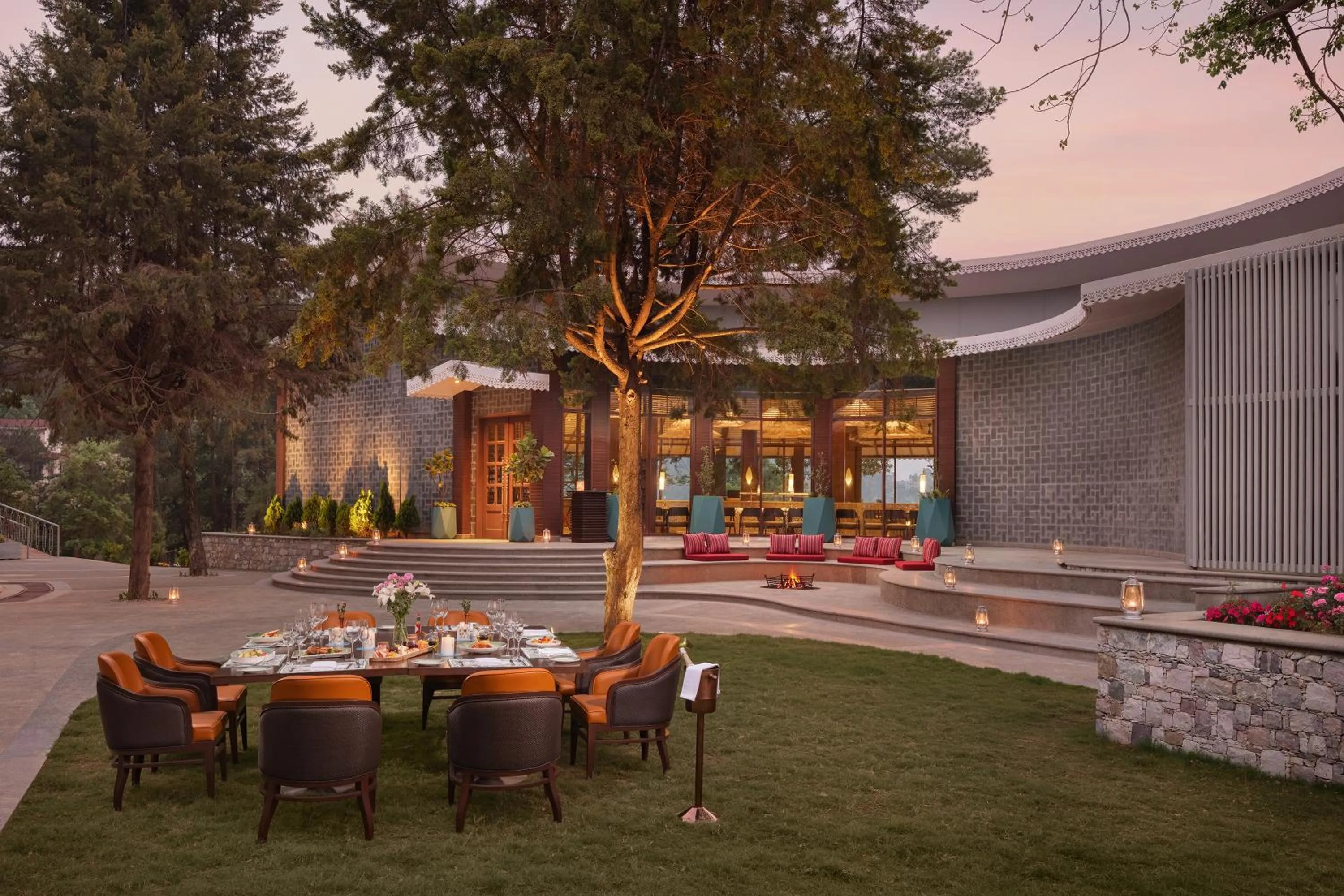 Restaurant/places to eat in Naukuchia House, Naukuchiatal - IHCL SeleQtions