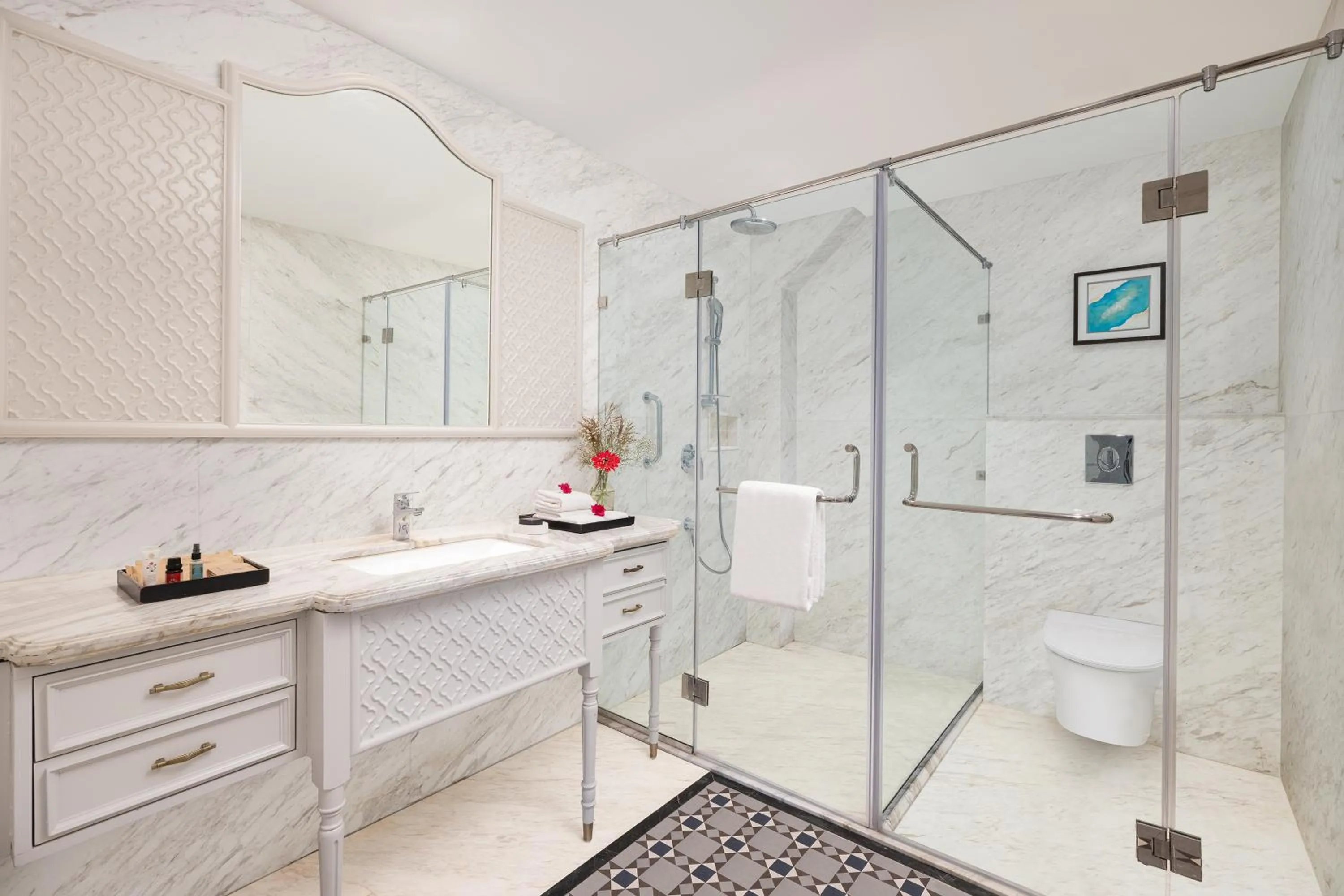 Bathroom in Naukuchia House, Naukuchiatal - IHCL SeleQtions