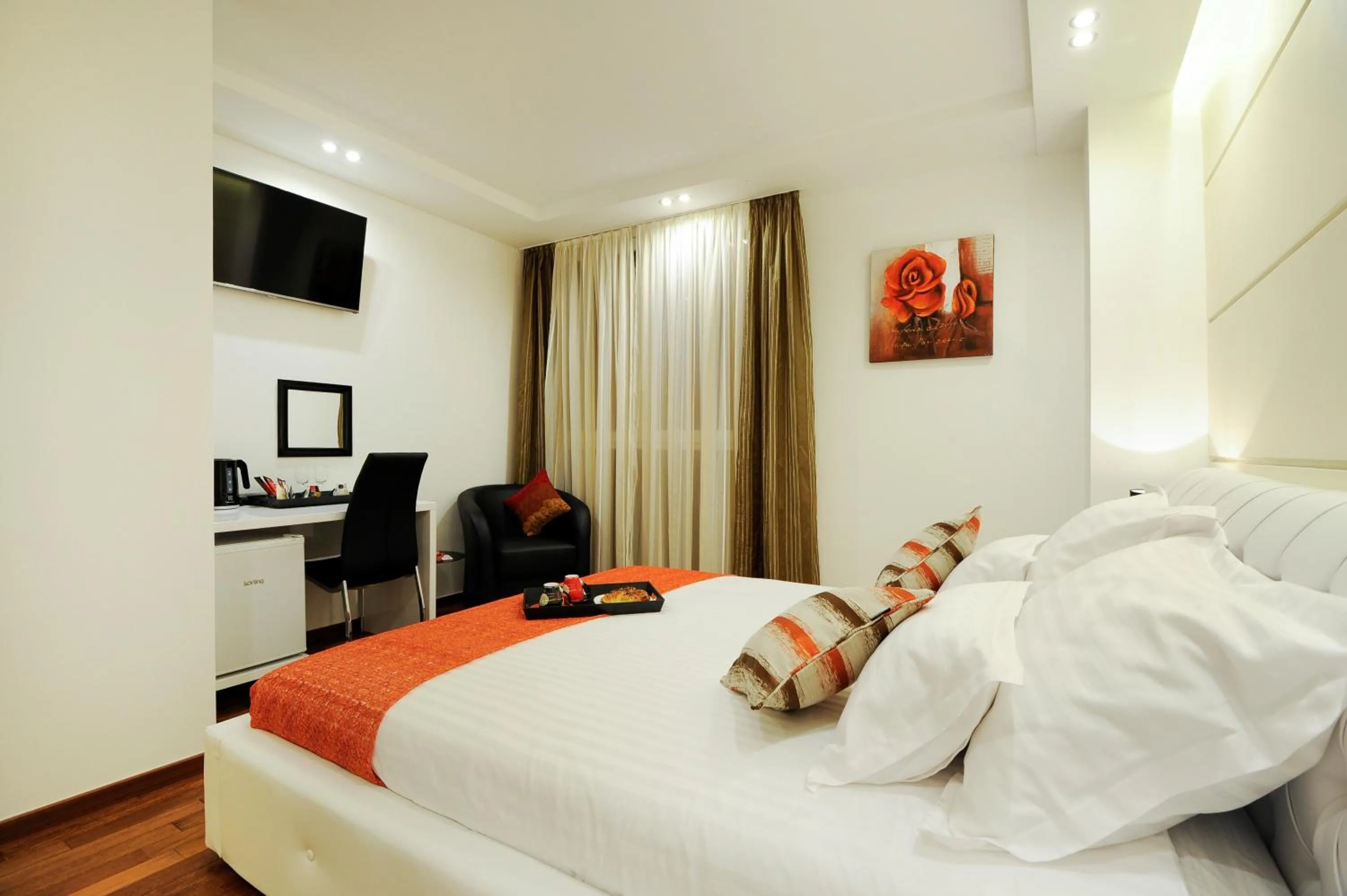 Bed in Main Street Studio and Rooms