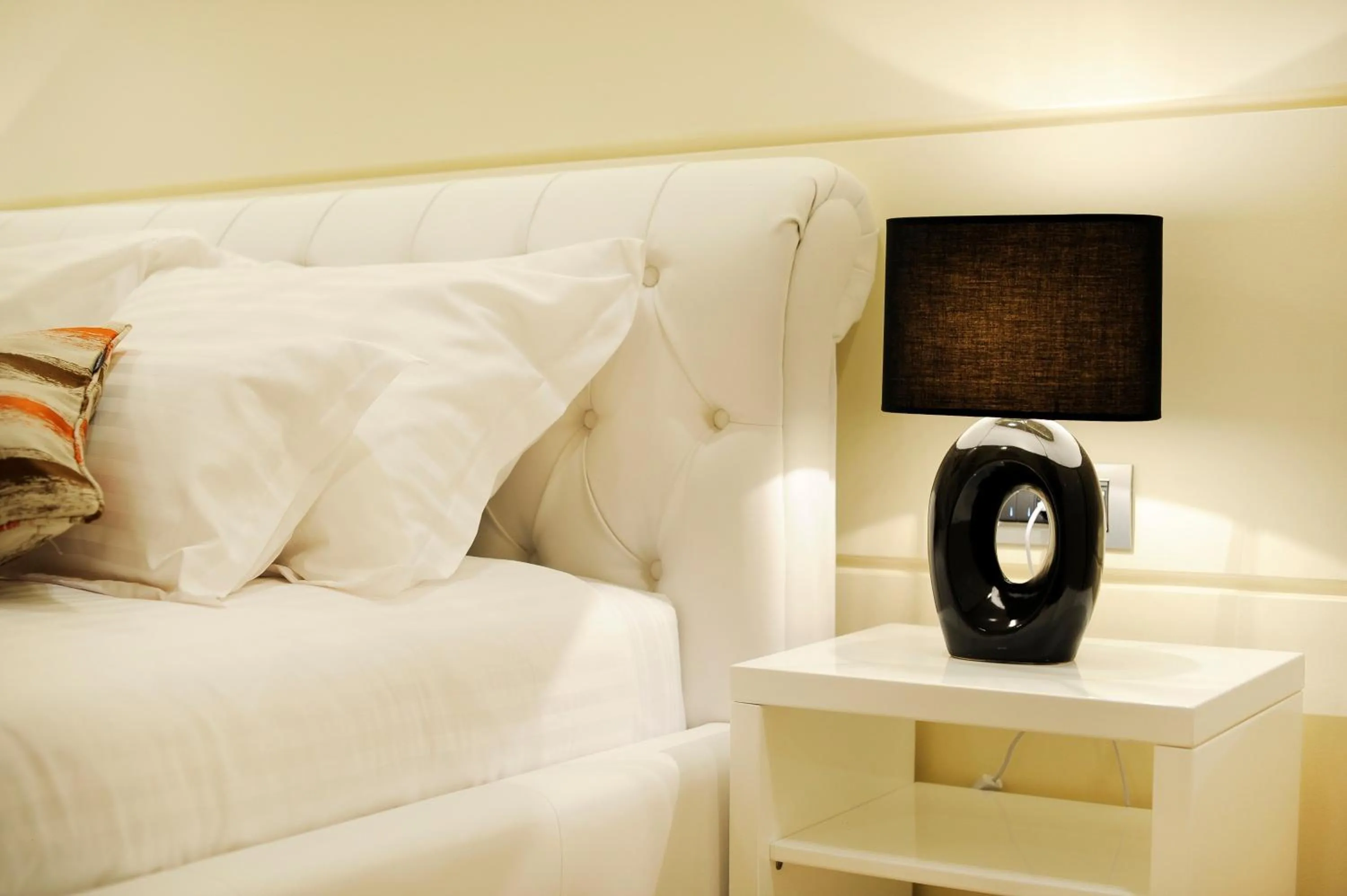 Bed in Main Street Studio and Rooms