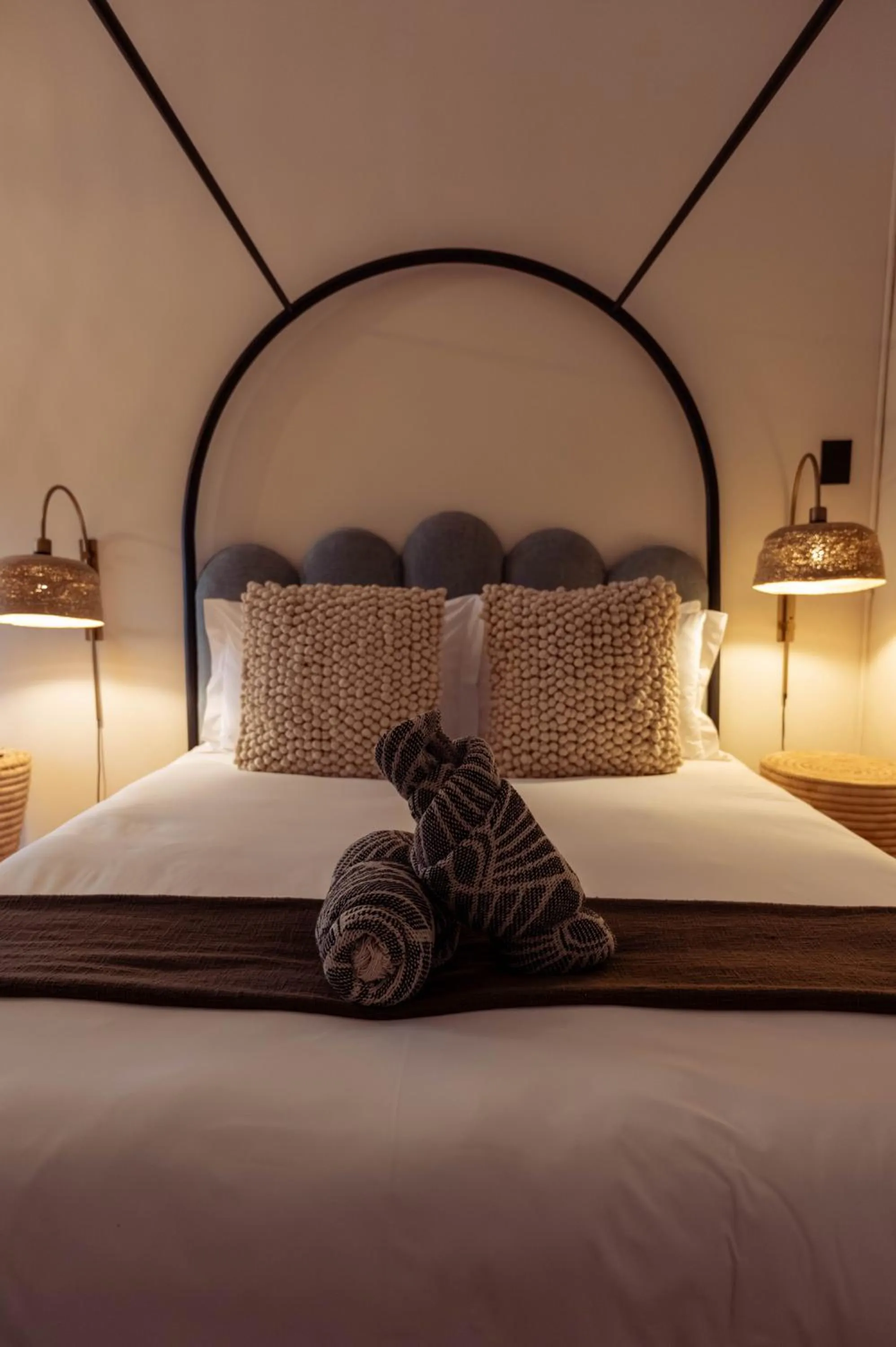 Bed in Stoep By Ideas Cartel