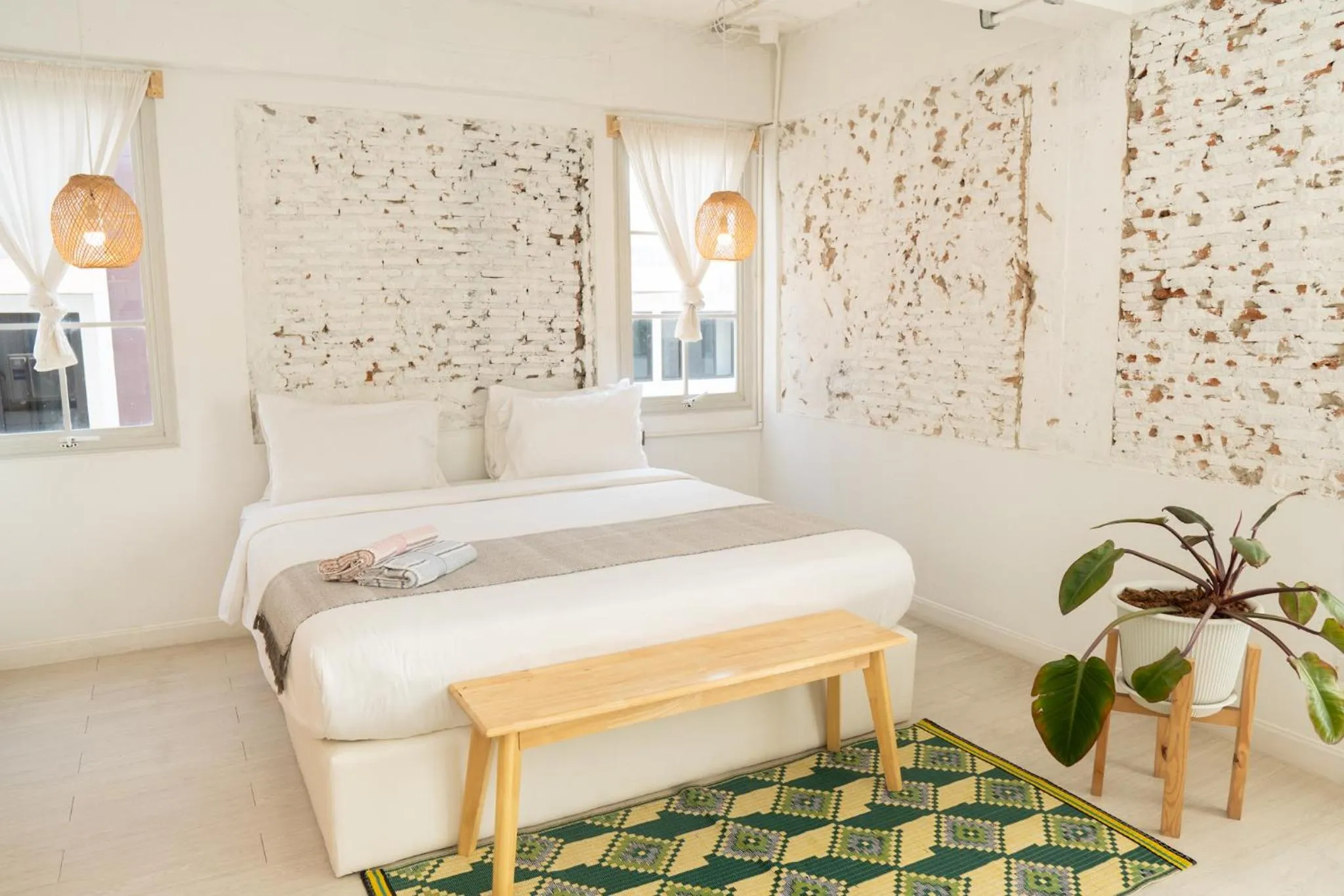 Bed in The Local Khaosan Bangkok Hotel