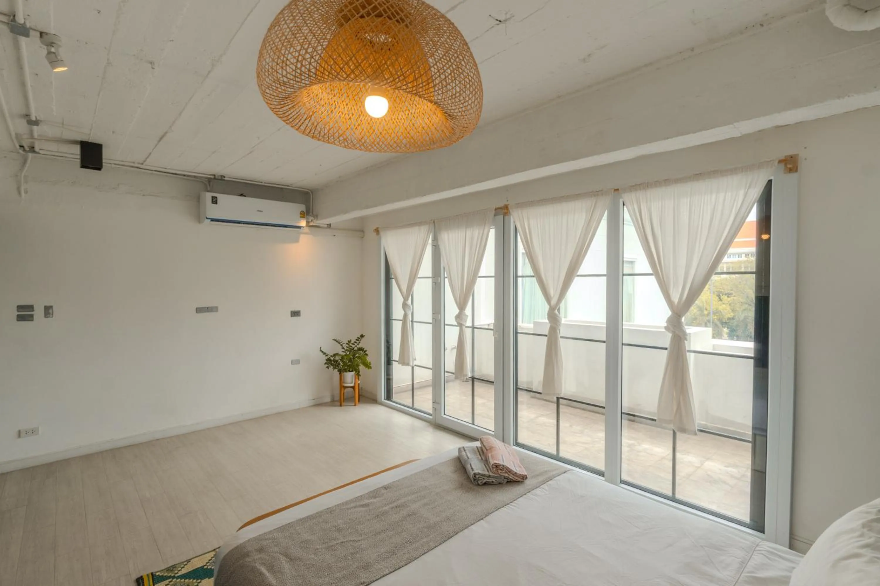 Bed in The Local Khaosan Bangkok Hotel