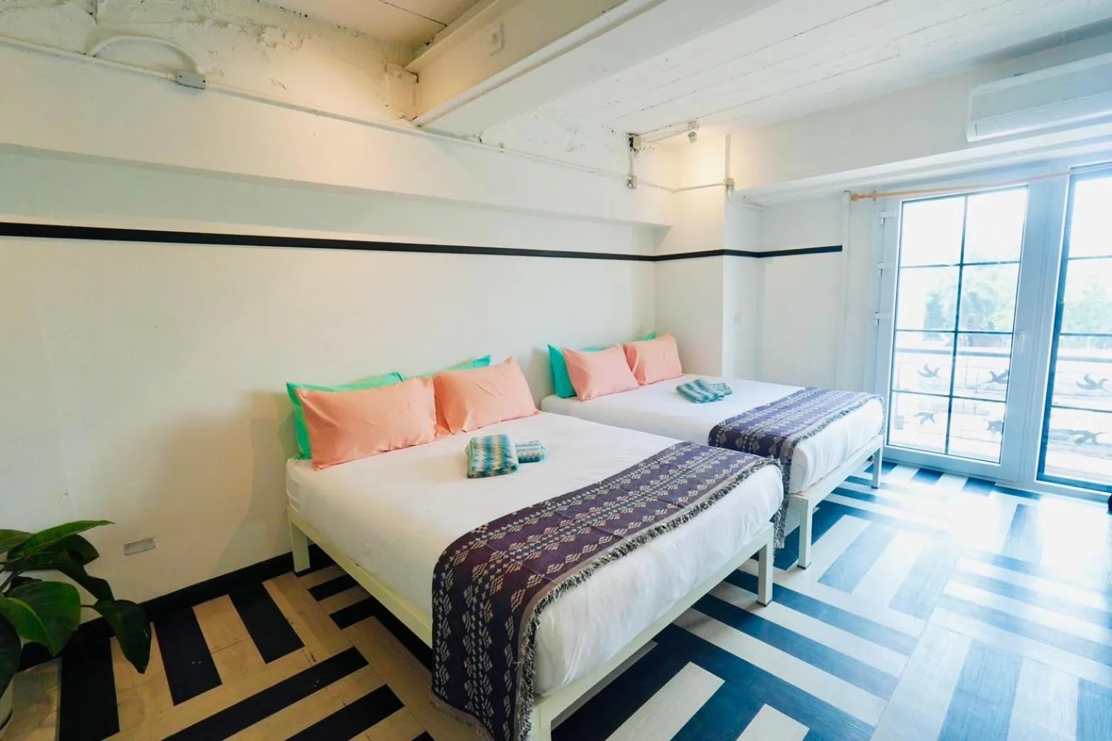 Bed in The Local Khaosan Bangkok Hotel