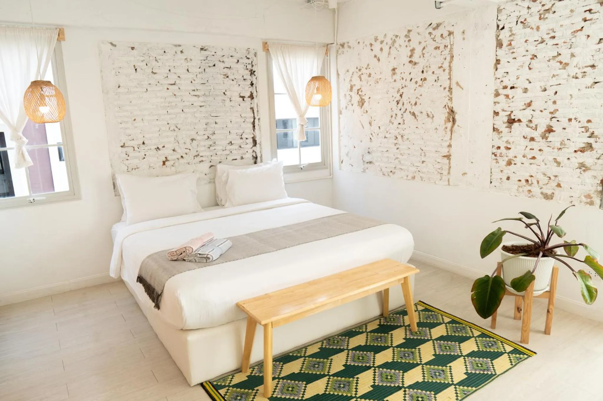 Bed in The Local Khaosan Bangkok Hotel