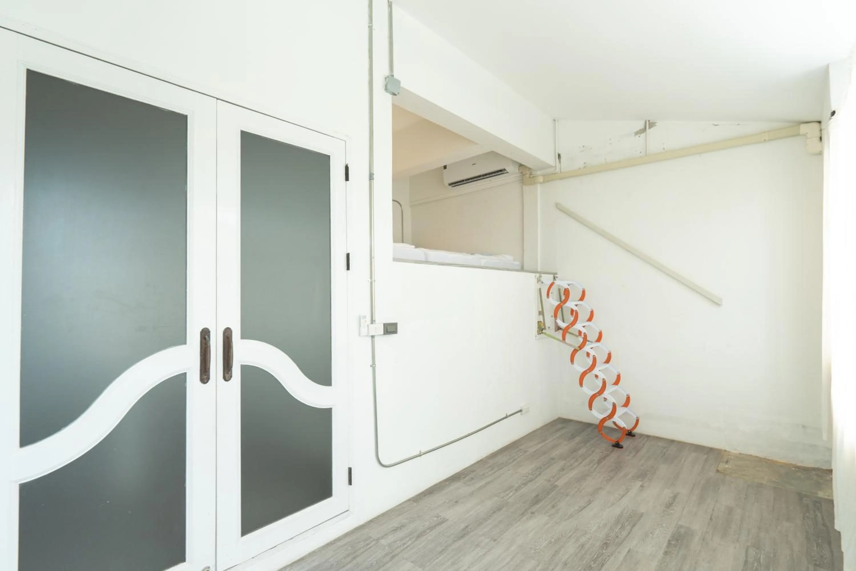 The Local Khaosan Bangkok Hotel