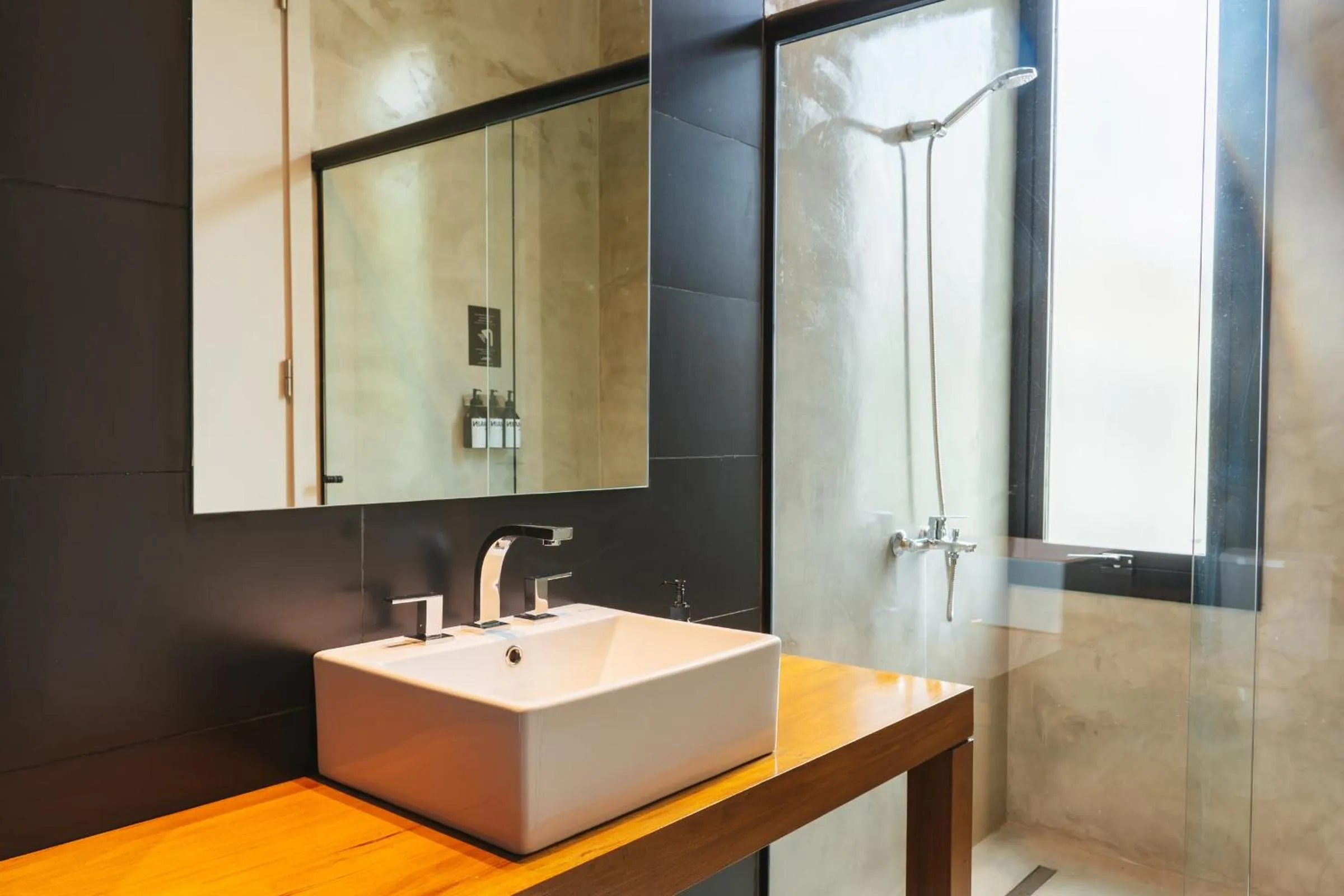 Shower in Main By Babel