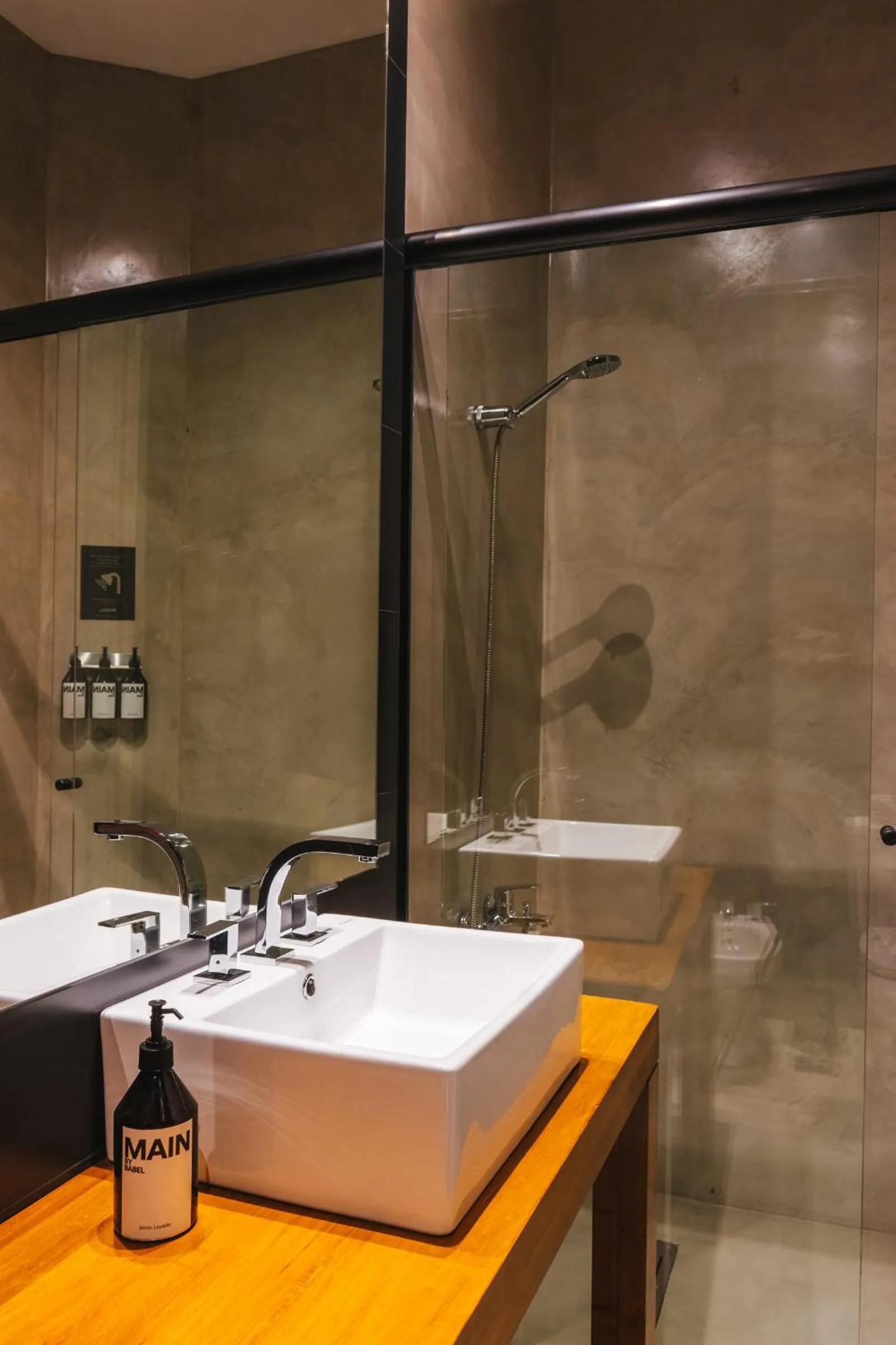 Shower in Main By Babel