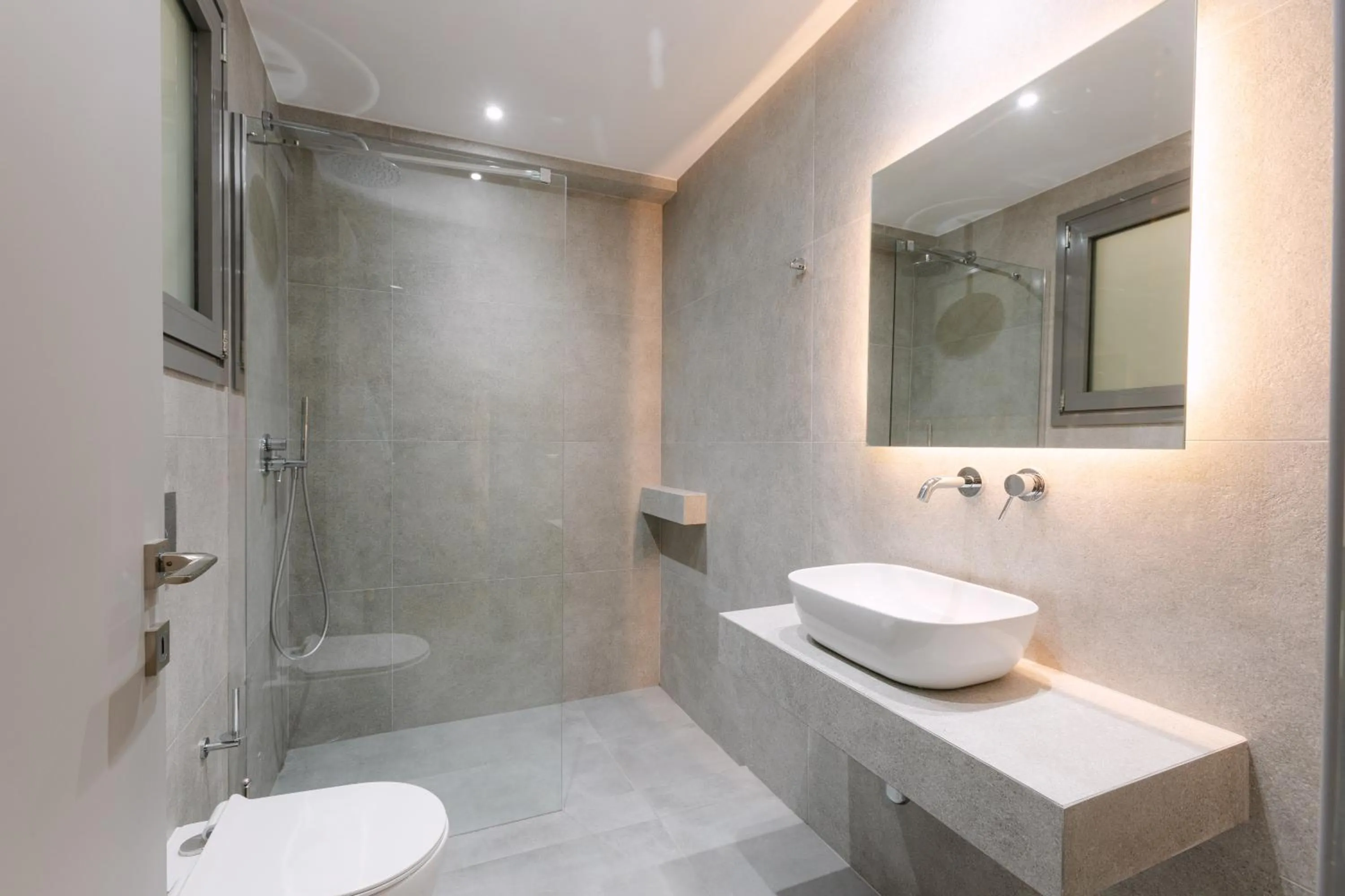 Shower in 11 Reasons Why Metaxourgeio