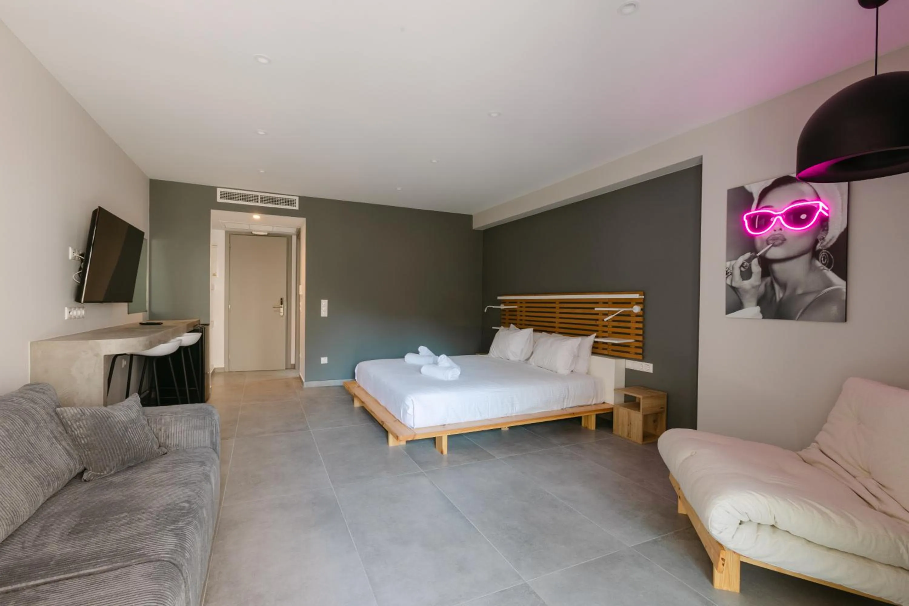 Bed in 11 Reasons Why Metaxourgeio