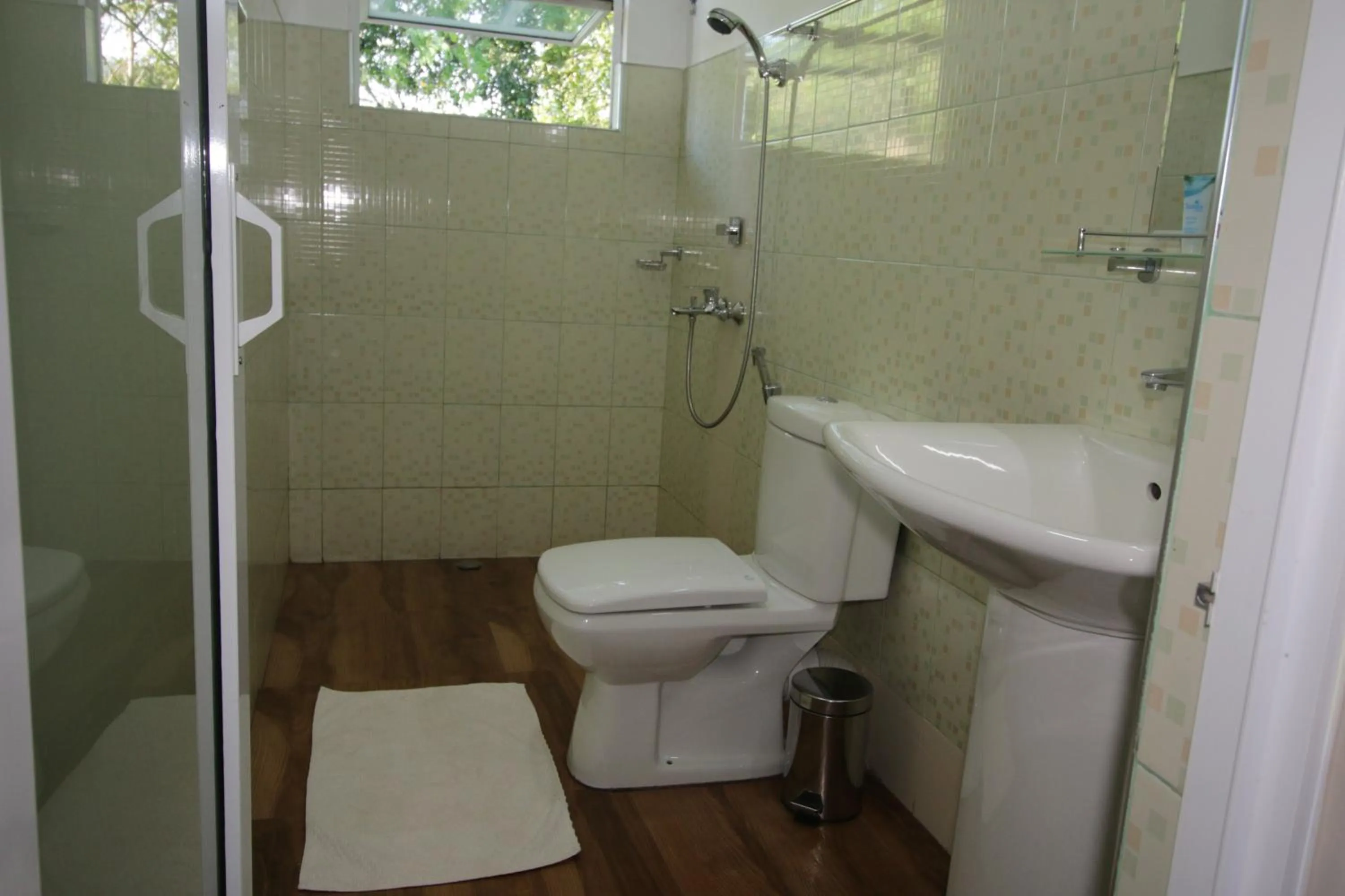 Shower in Villa Arunalu Kandy