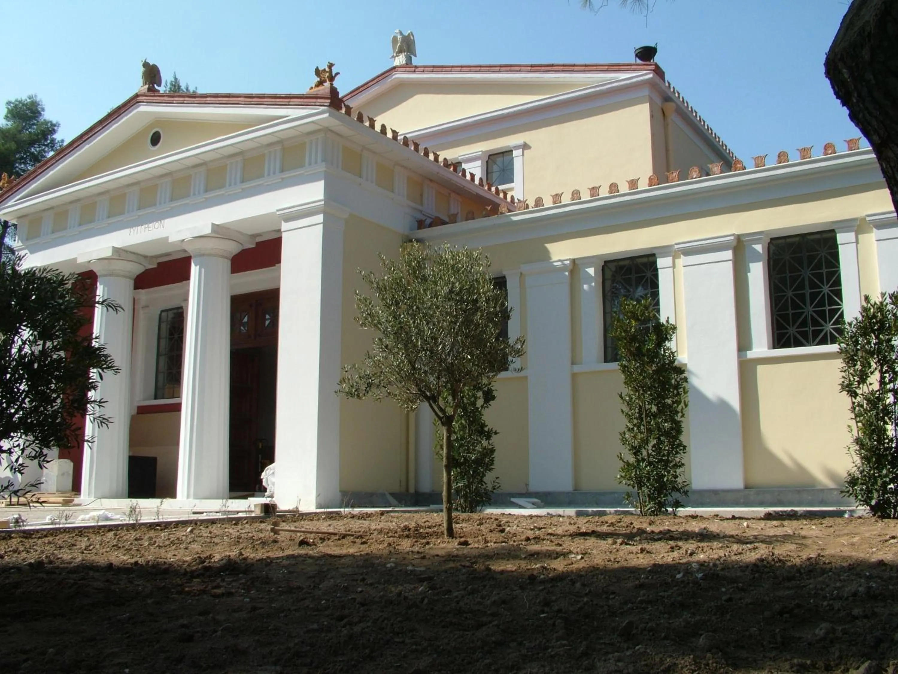 Area and facilities in Neda Hotel