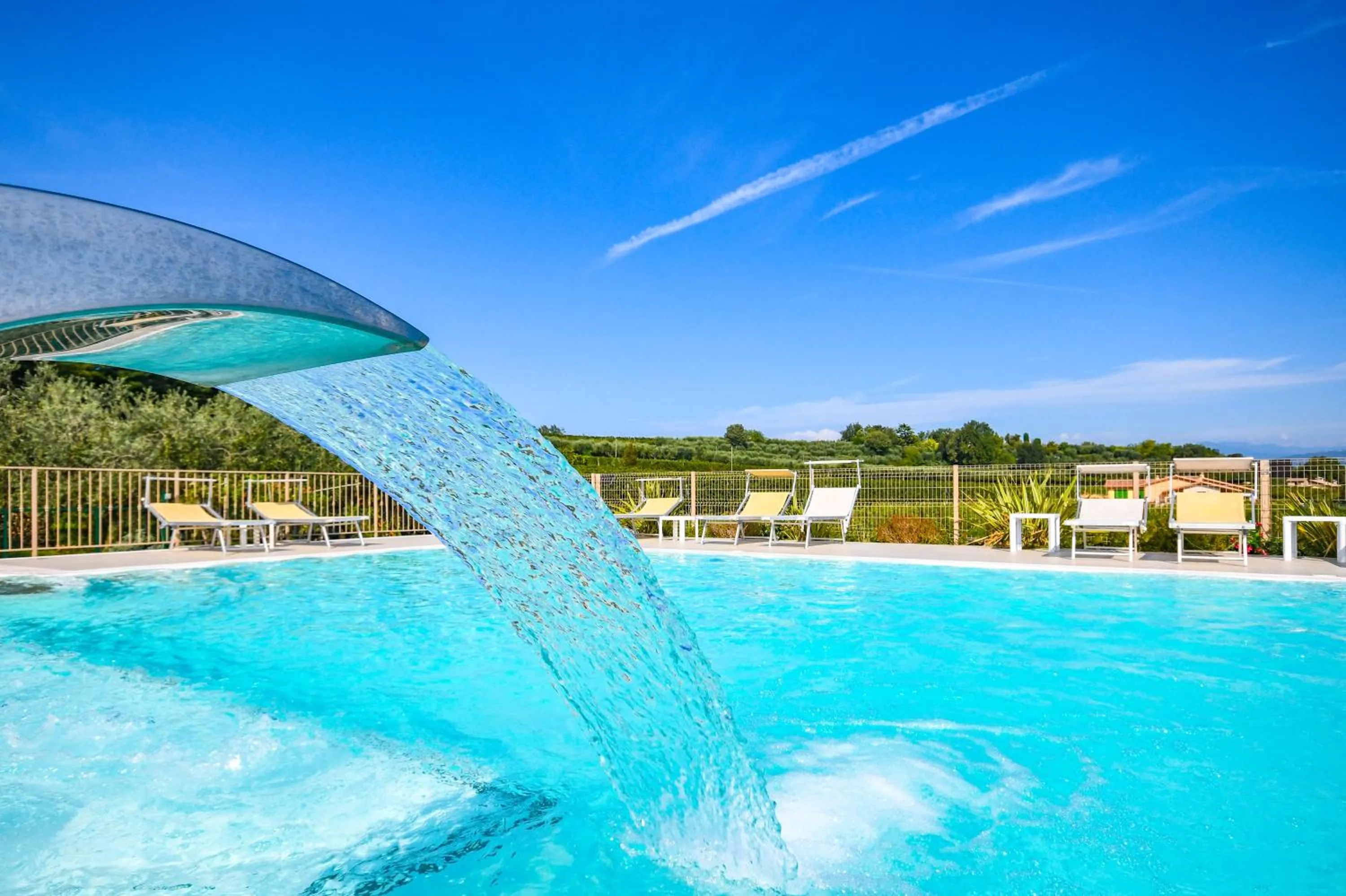 Swimming pool in Locanda Corte Montioni