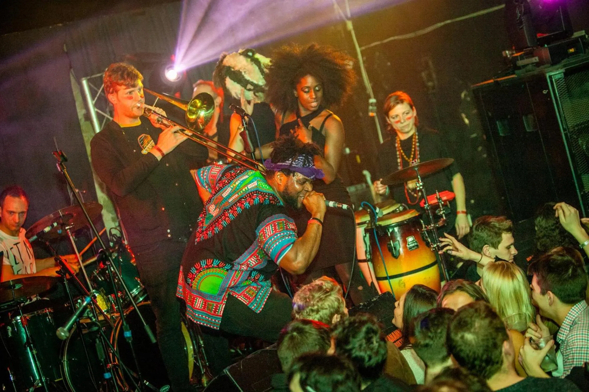 Evening entertainment in Hootananny Hostel