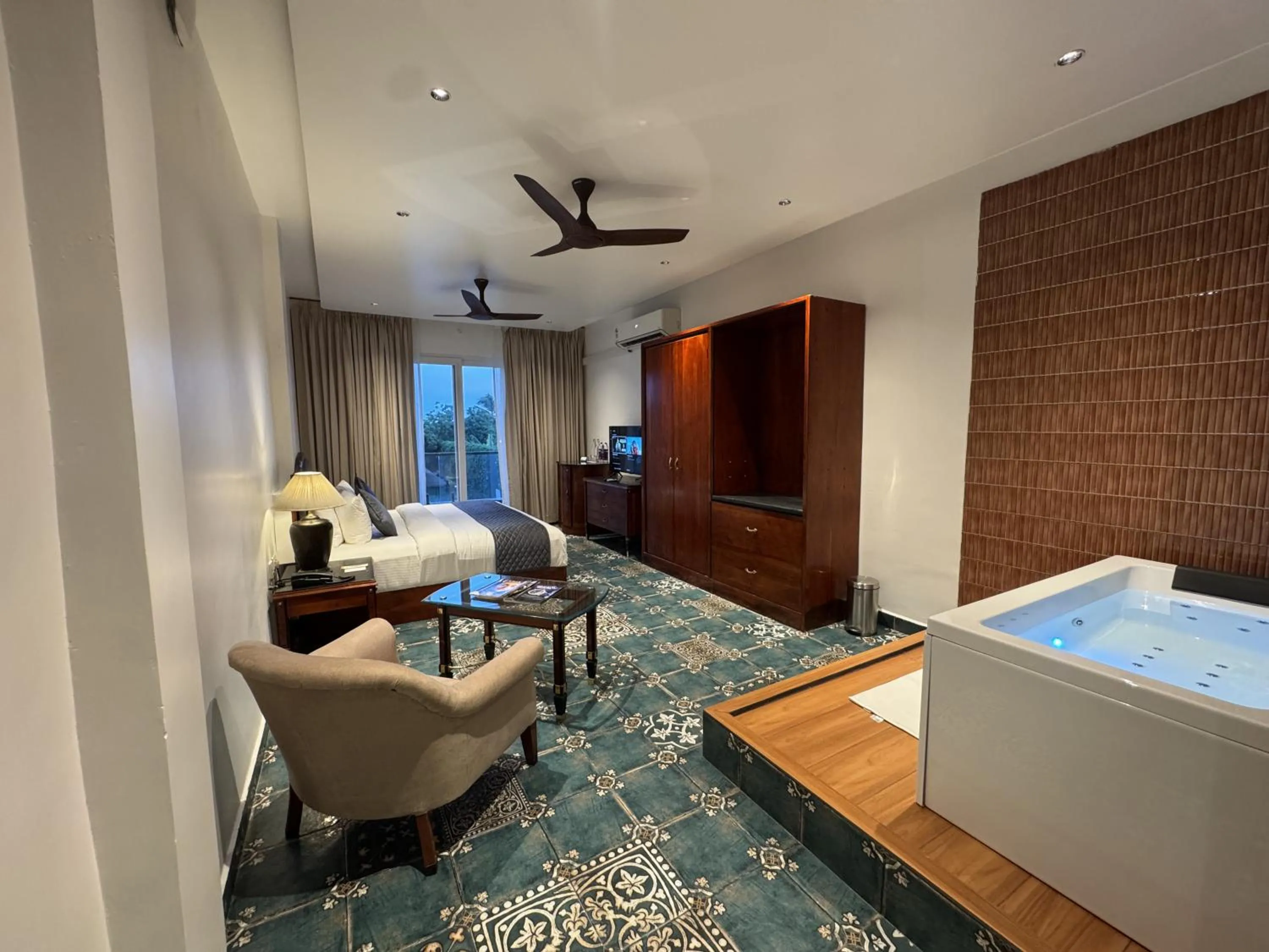 Madras Chronicle Bay Resort & Spa