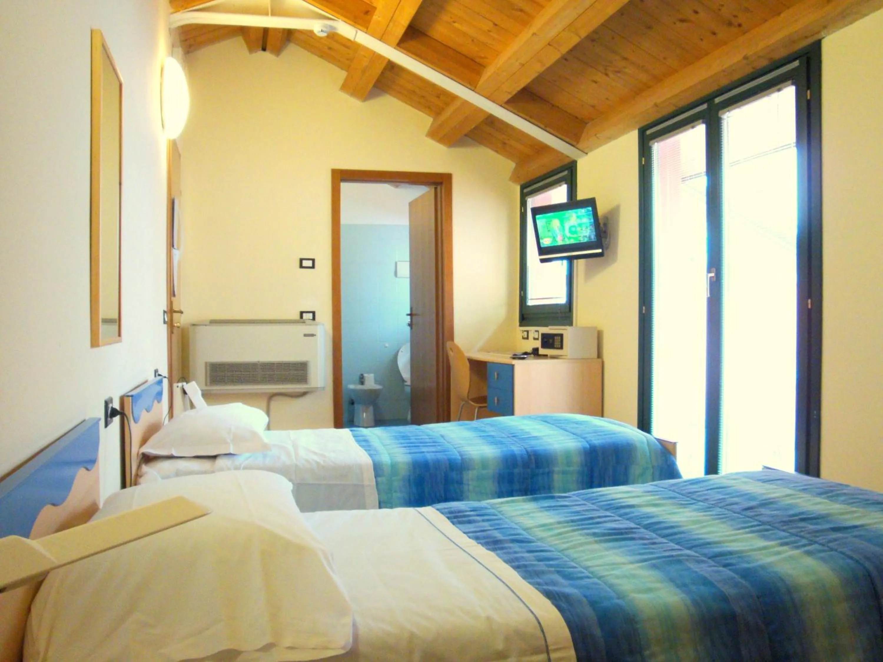 Bathroom, Bed in Central Hostel BG