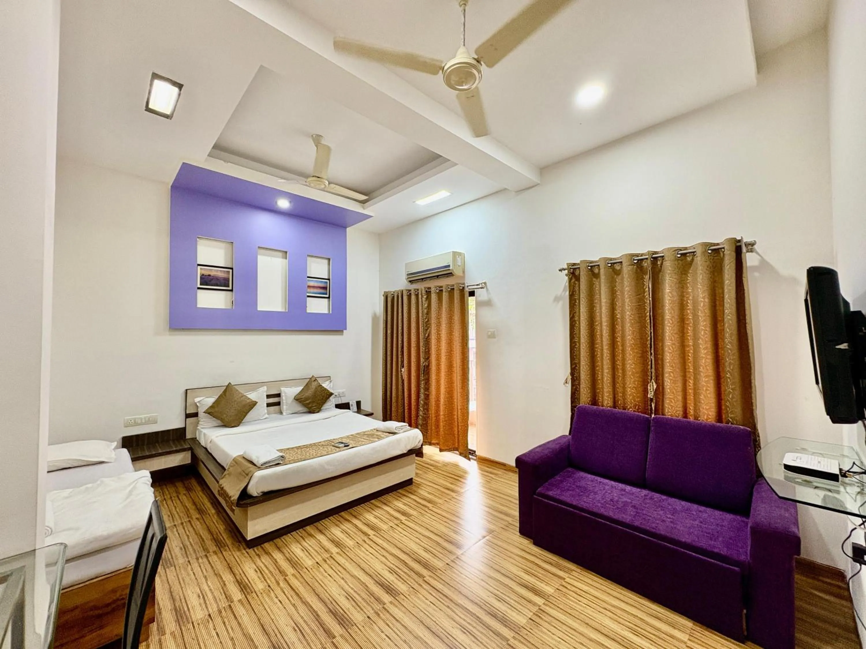 Bed in Le Tranquil Resort