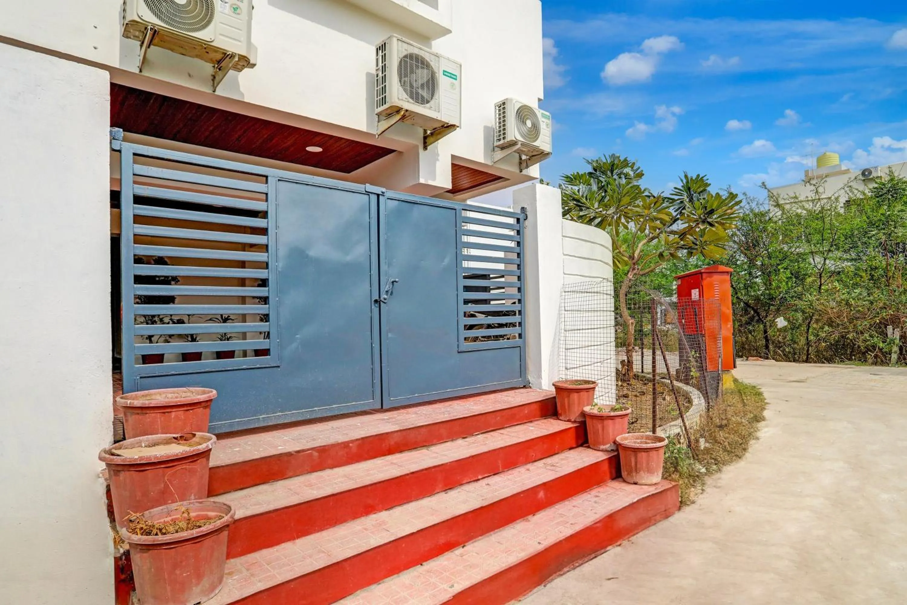 Facade/entrance in Hotel O YUVA INN