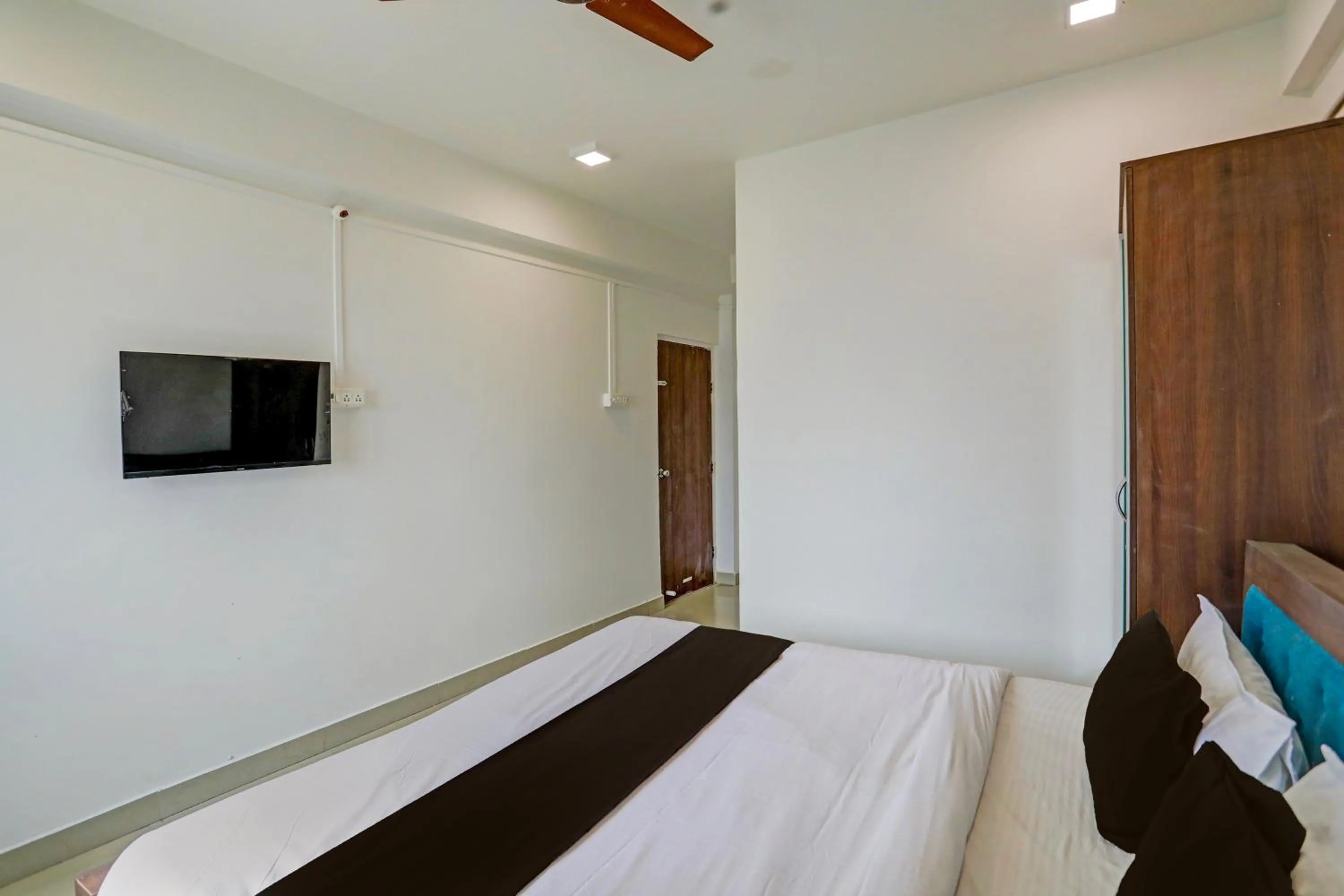 Bedroom, Bed in Hotel O YUVA INN