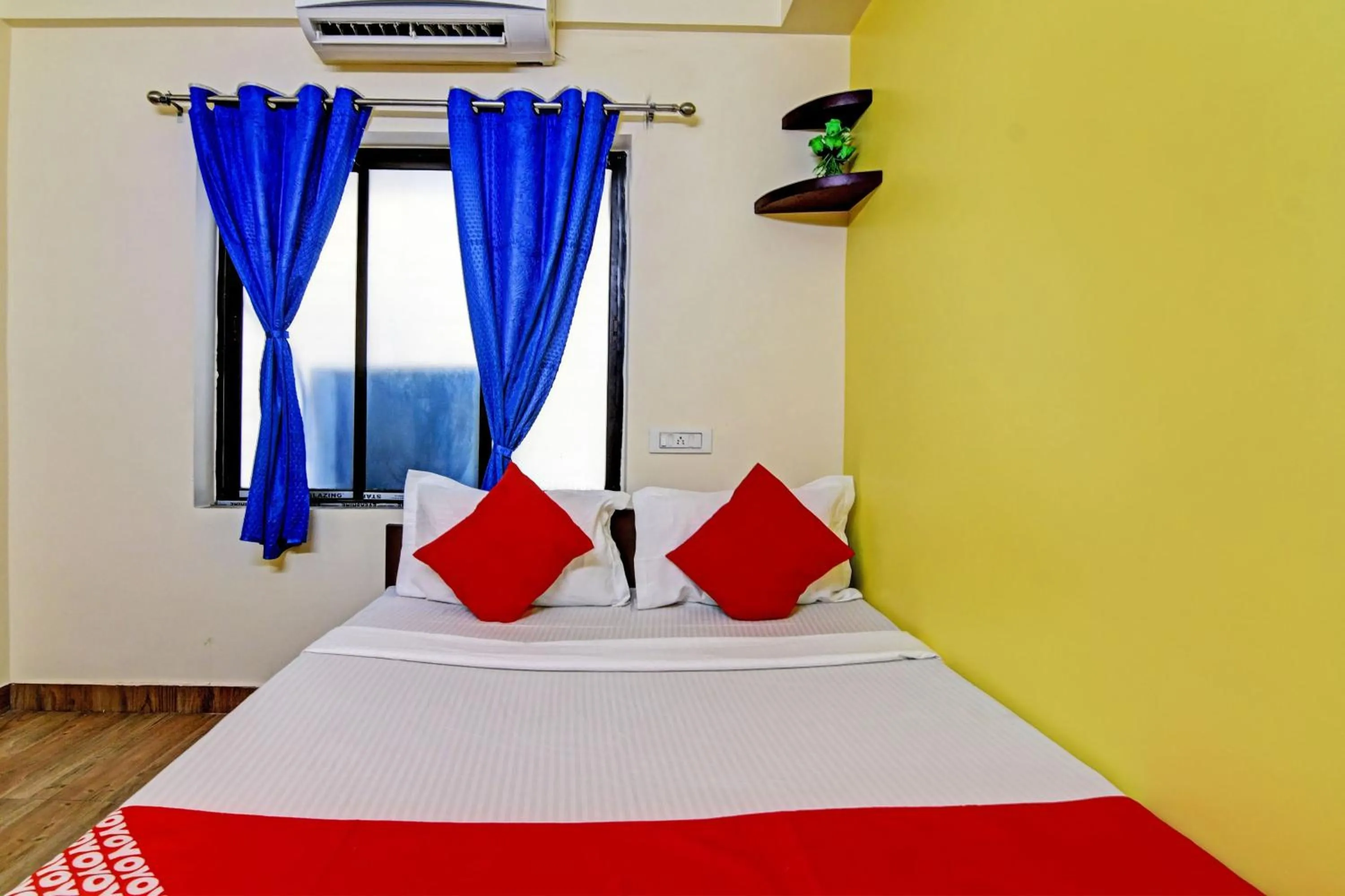 Bedroom in Hotel O Shree Near Akankha More