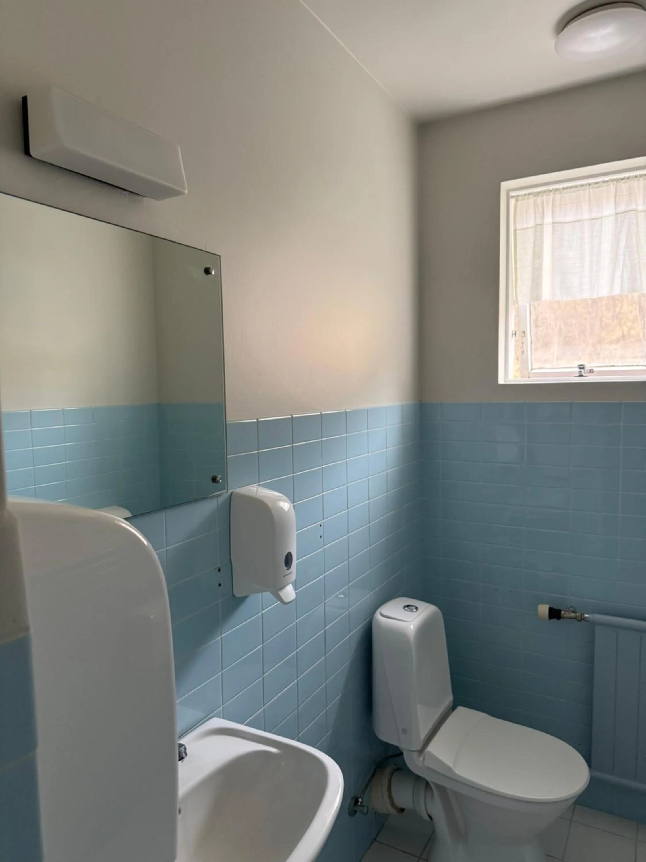 Toilet in Skogar Hostel