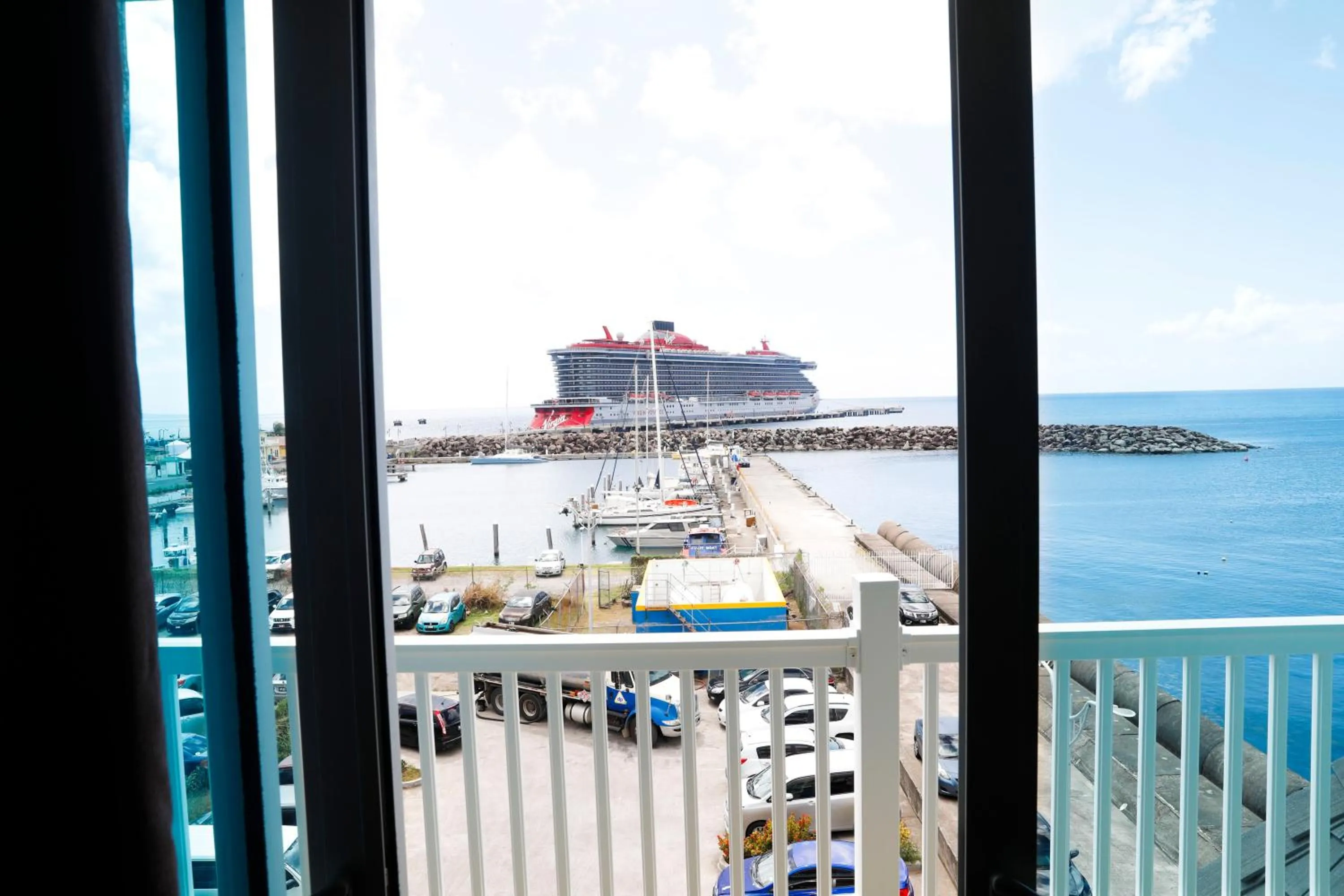 Kings Pavilion Suites Hotel