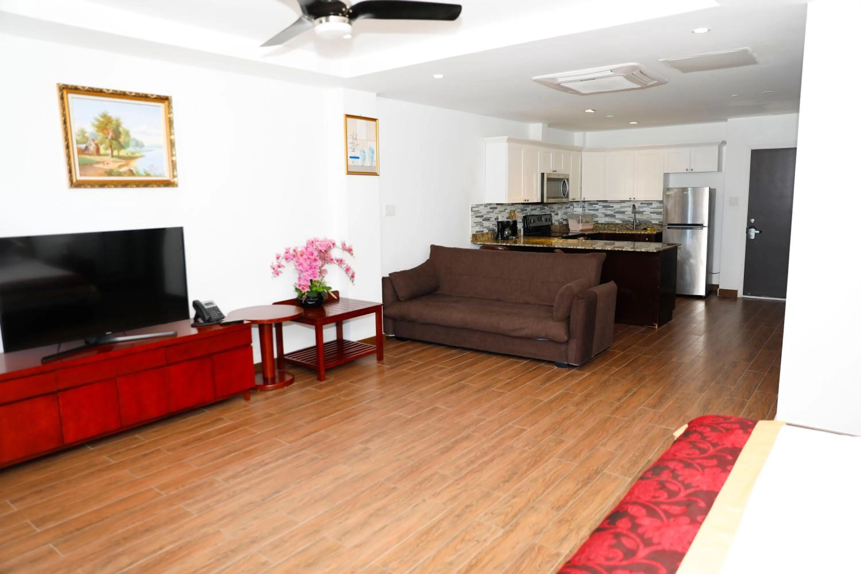 Kings Pavilion Suites Hotel