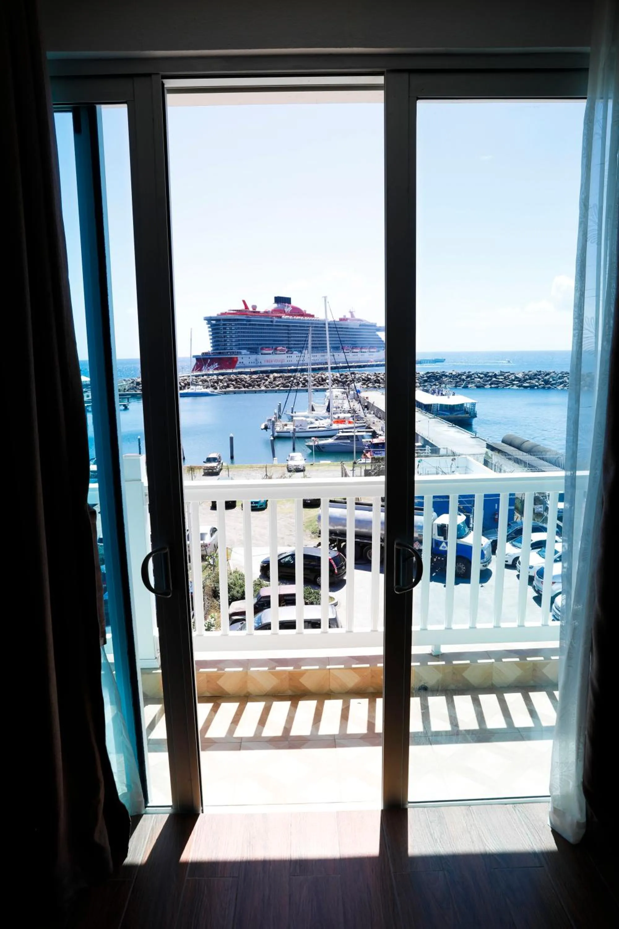 Kings Pavilion Suites Hotel