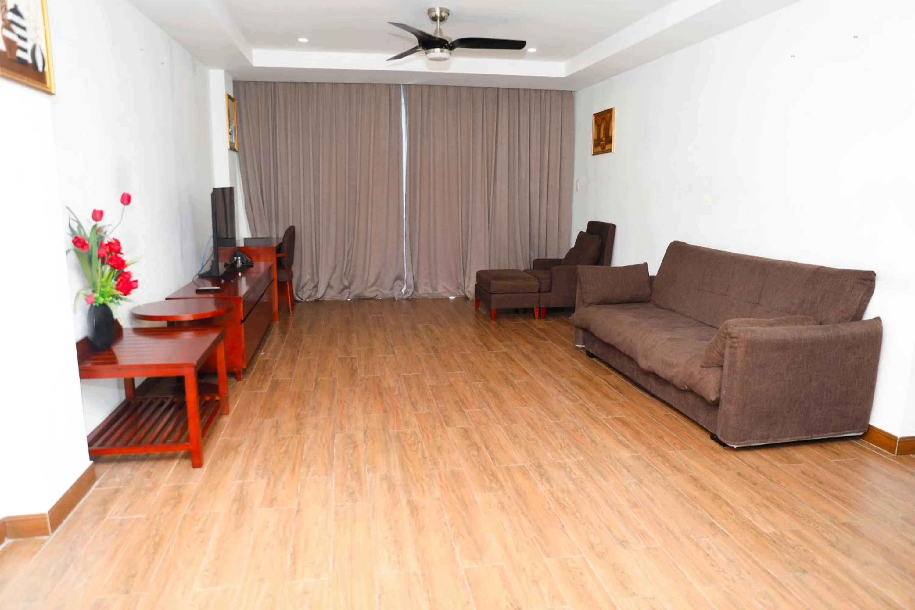 Kings Pavilion Suites Hotel