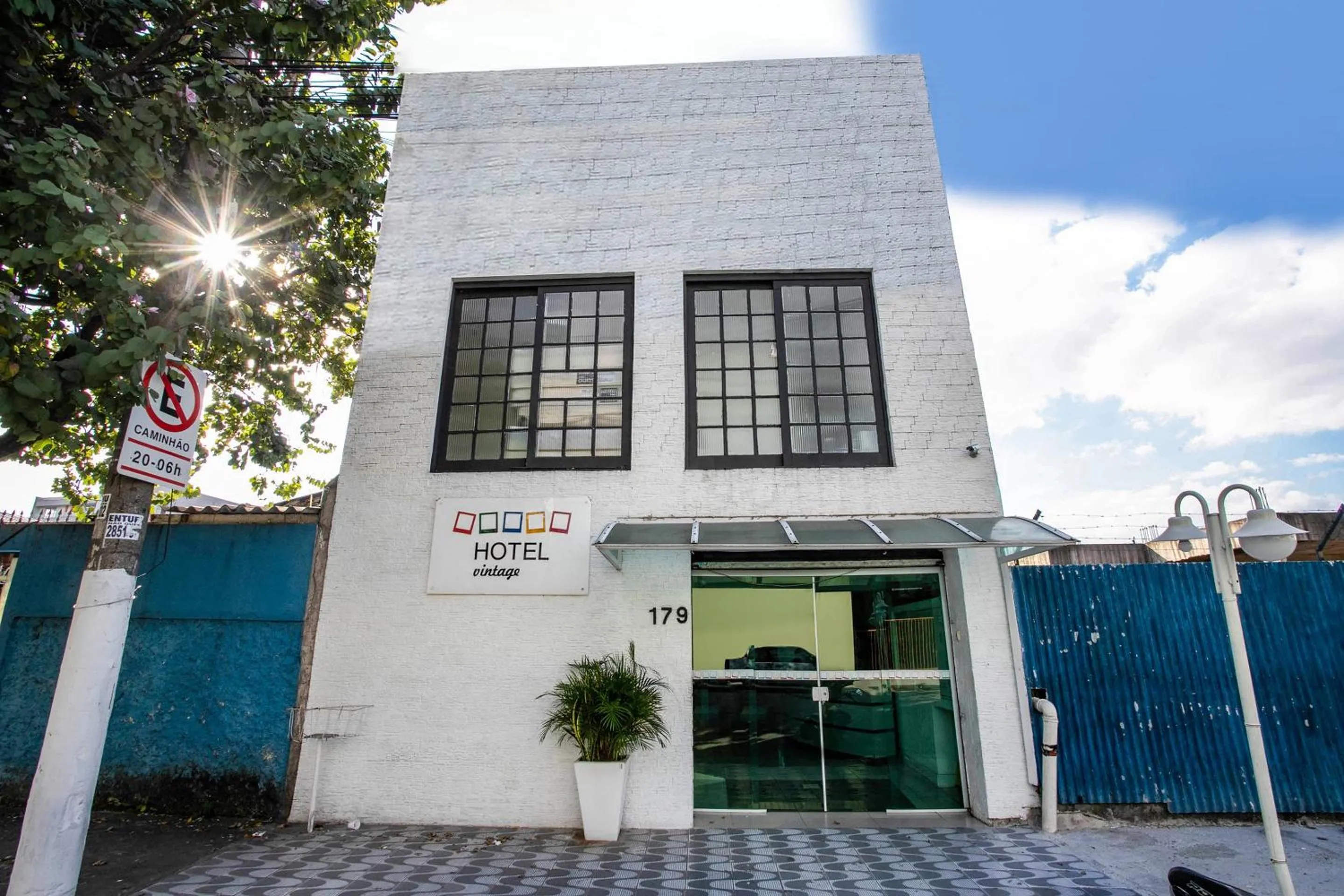 Facade/entrance in Hotel Vintage SP