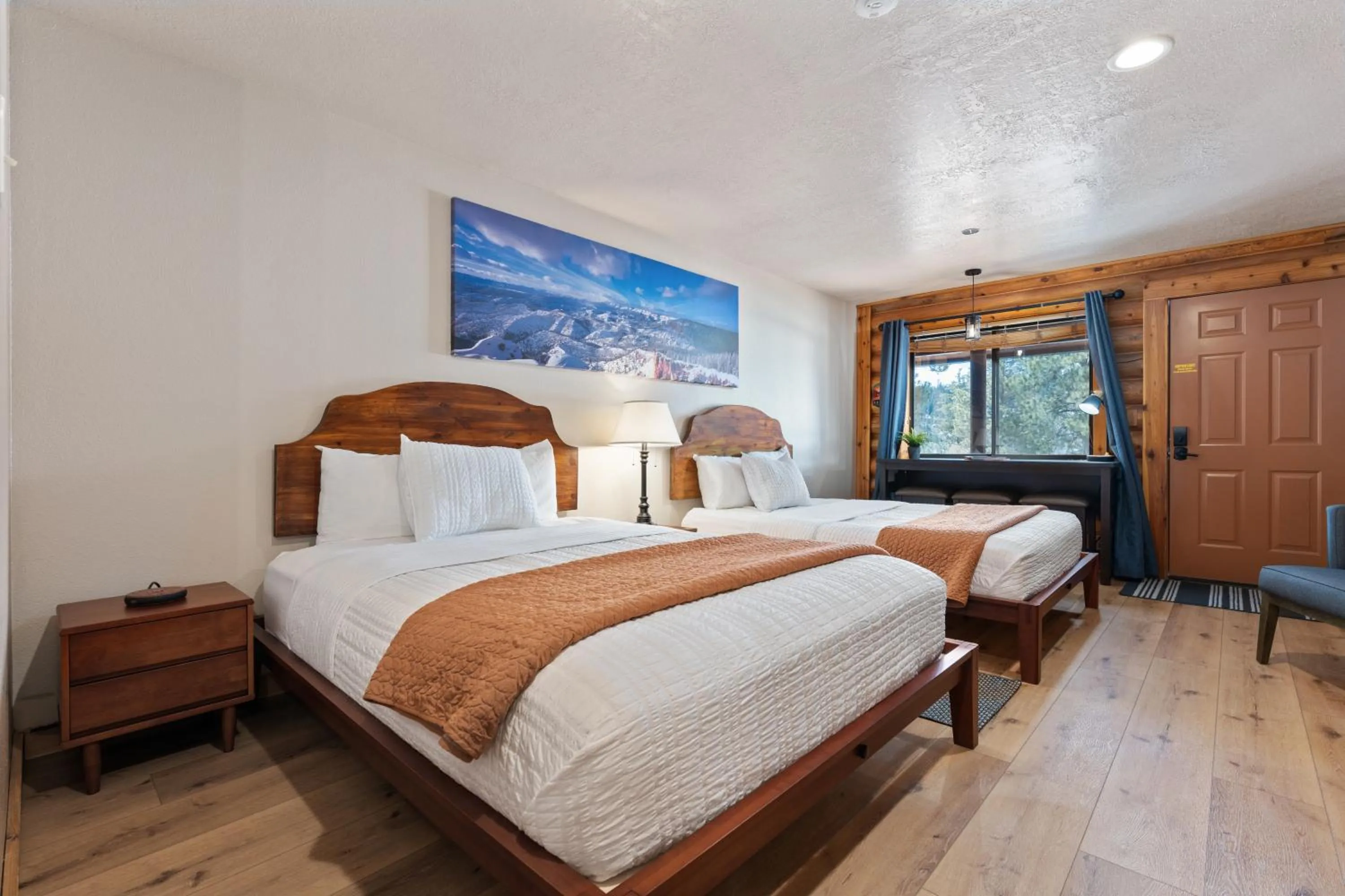 Bed in Duck Creek Village Inn